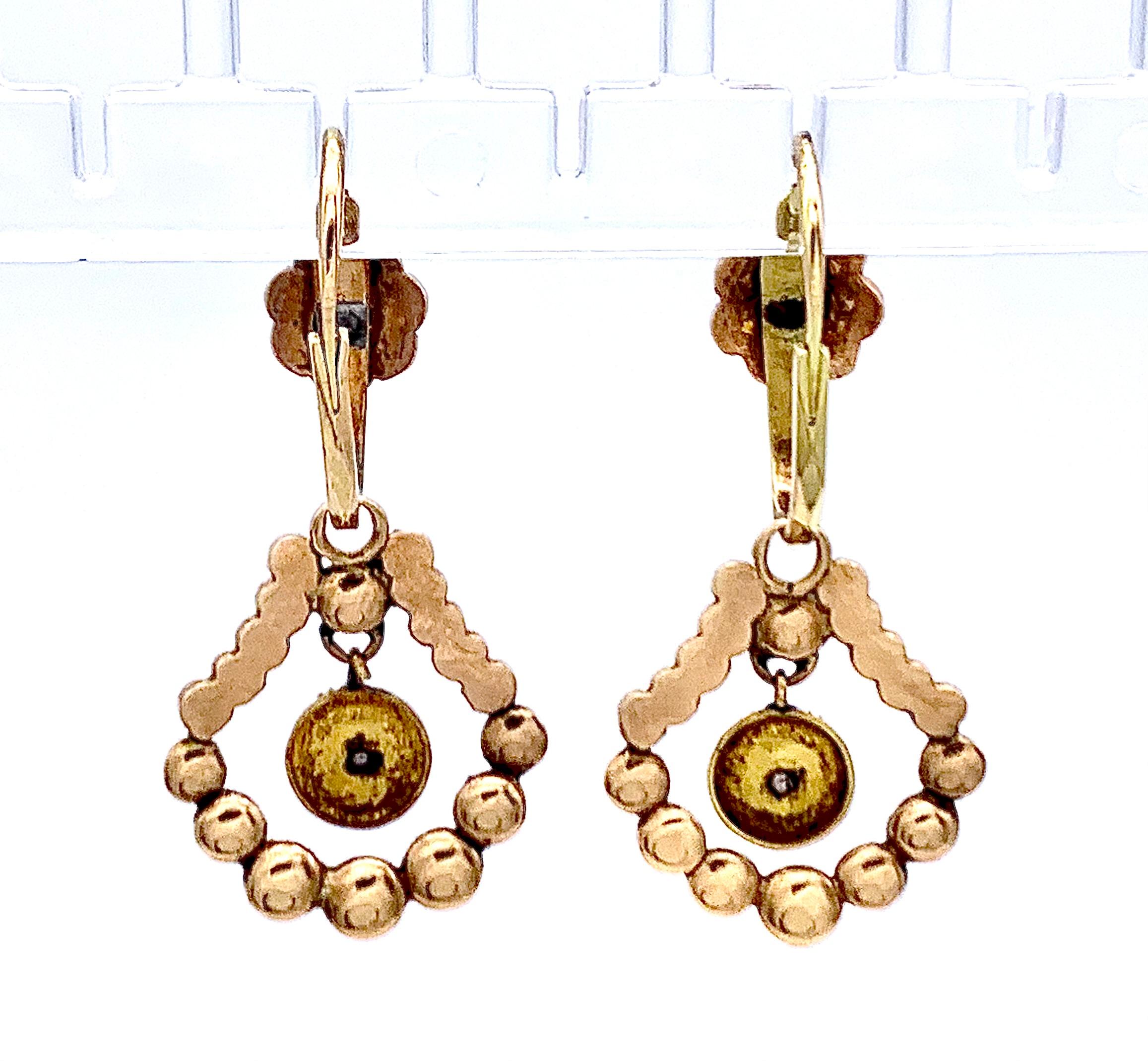 Pendants d'oreilles anciens Empire Lyre en or 10 carats Oriental, perles et turquoise Bon état - En vente à Munich, Bavaria