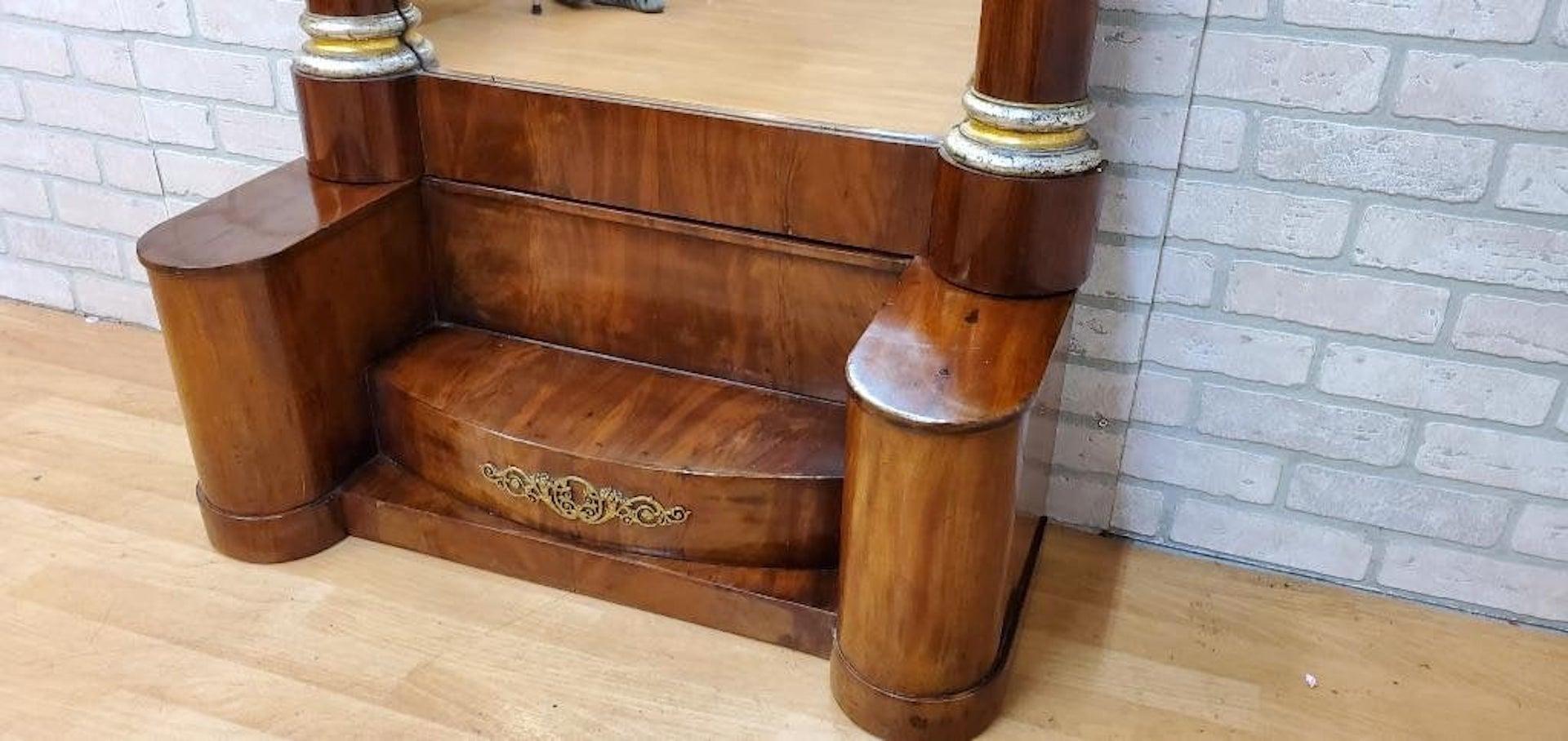 Antique Empire Mahogany Gilded Corinthian Column Topped Platform Pier Mirror In Good Condition In Chicago, IL