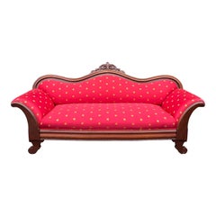 Antikes Empire-Sofa mit rotem und goldenem Clarence-Hausstoff, Mitte des 19. Jahrhunderts