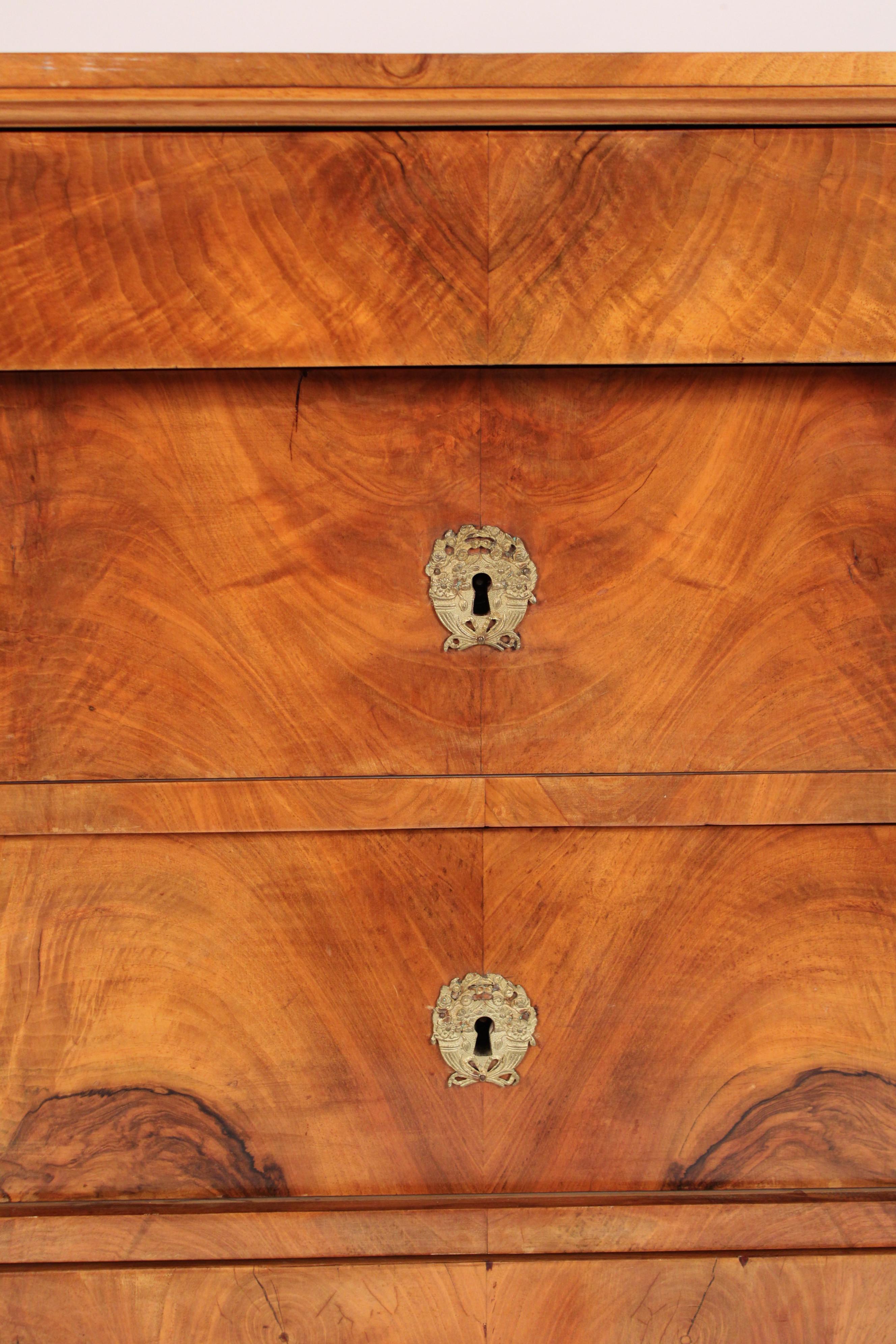 Antique Empire Style Burl Walnut Chest Of Drawers For Sale 2