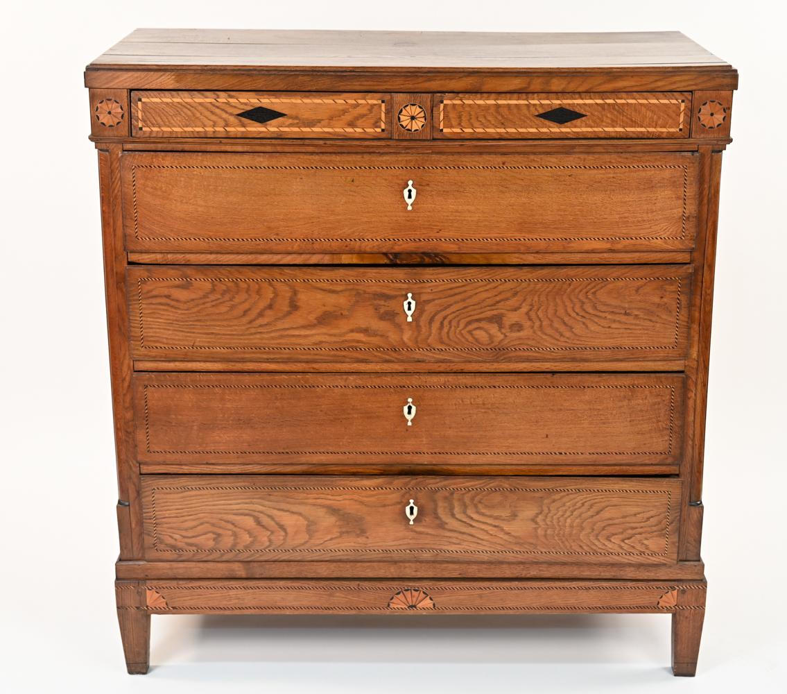 Antique Empire Style Elm Chest of Drawers, c. 1850 In Good Condition In Norwalk, CT