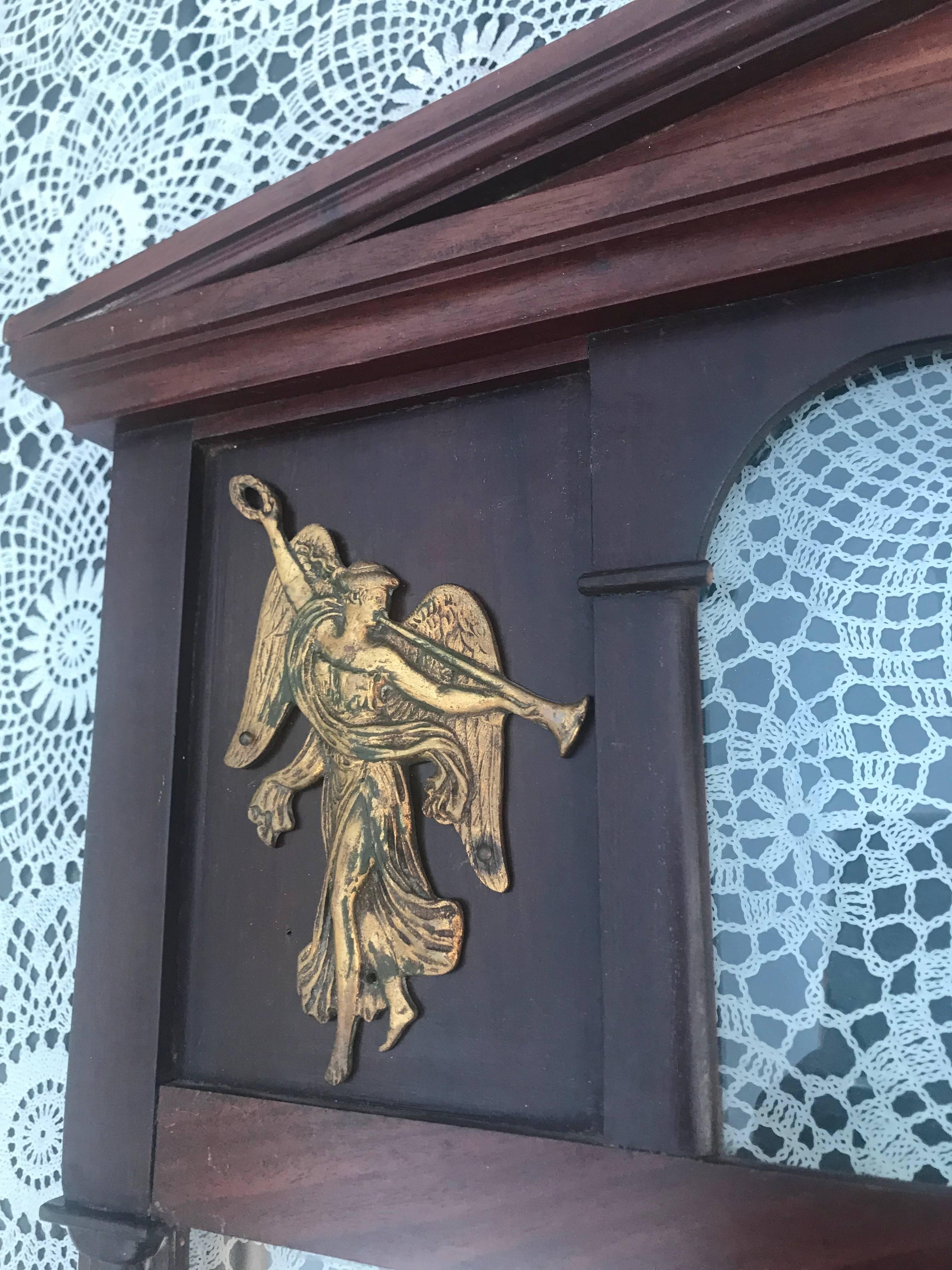 Handgefertigter Wandbildrahmen im Empire-Stil mit figürlichen Bronzeornamenten im Angebot 5