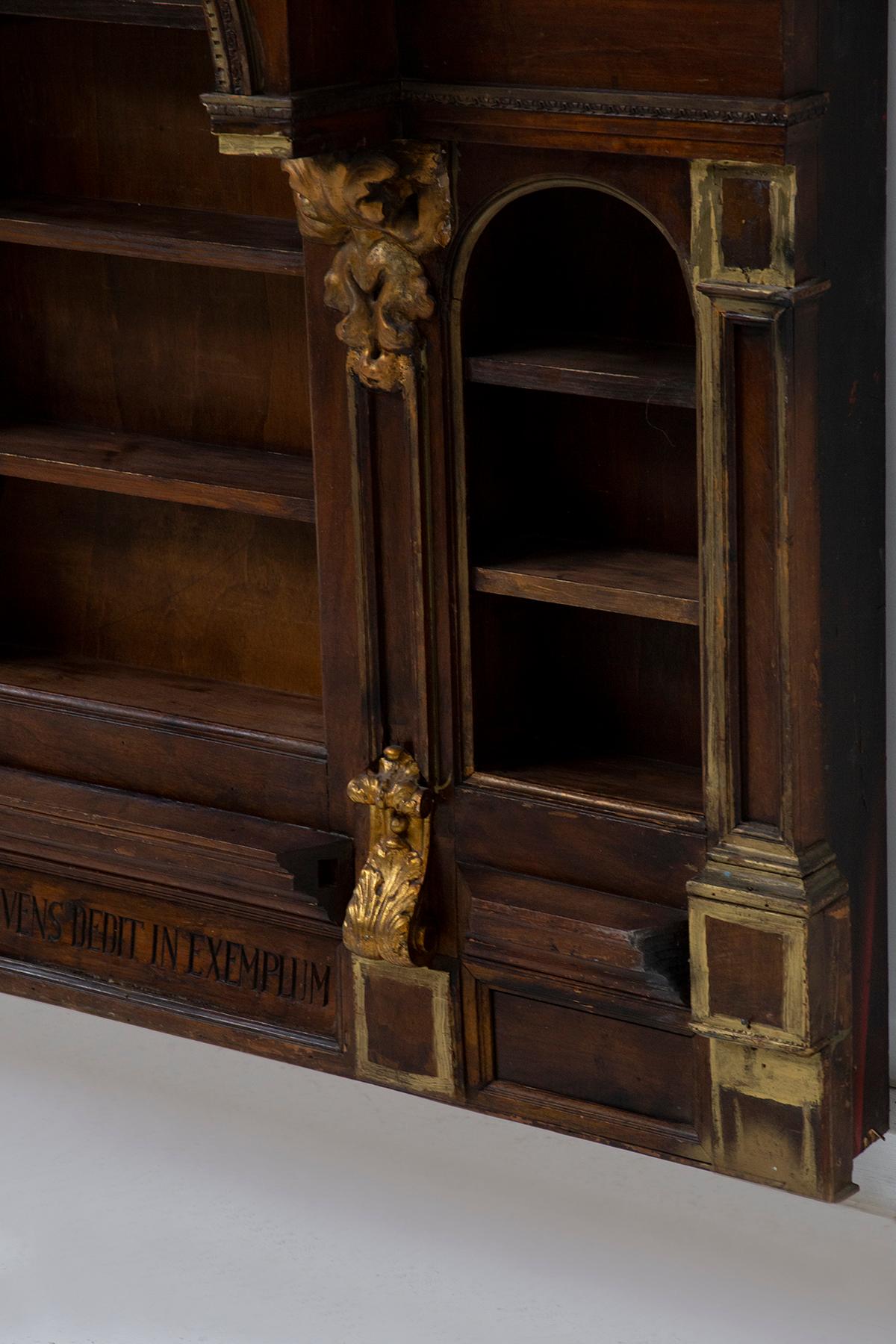 Antique Empire-style wall-mounted bookcase cabinet In Good Condition For Sale In Milano, IT