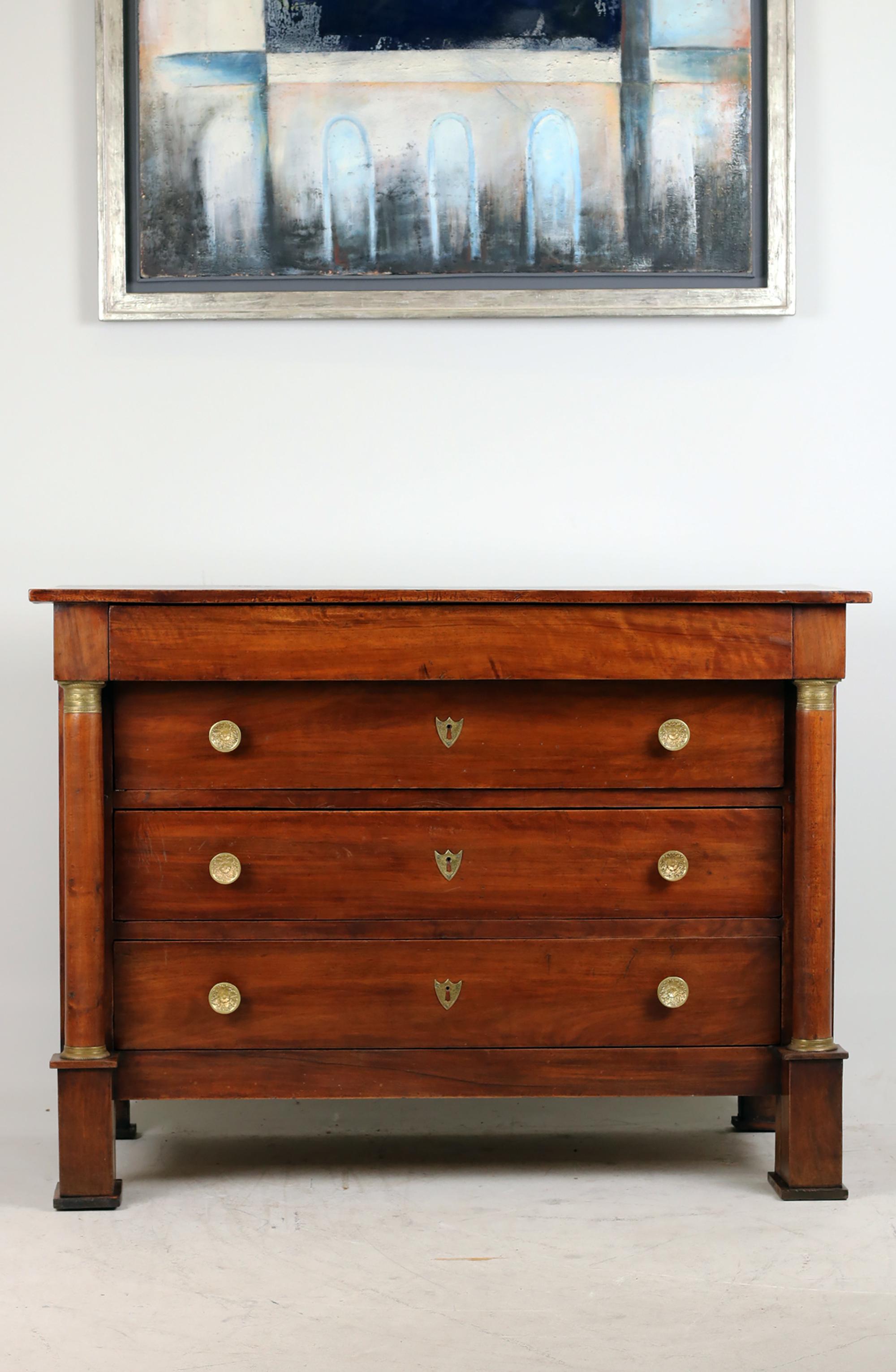 Antique Empire XIX century chest of drawers with beautifull patina. 10