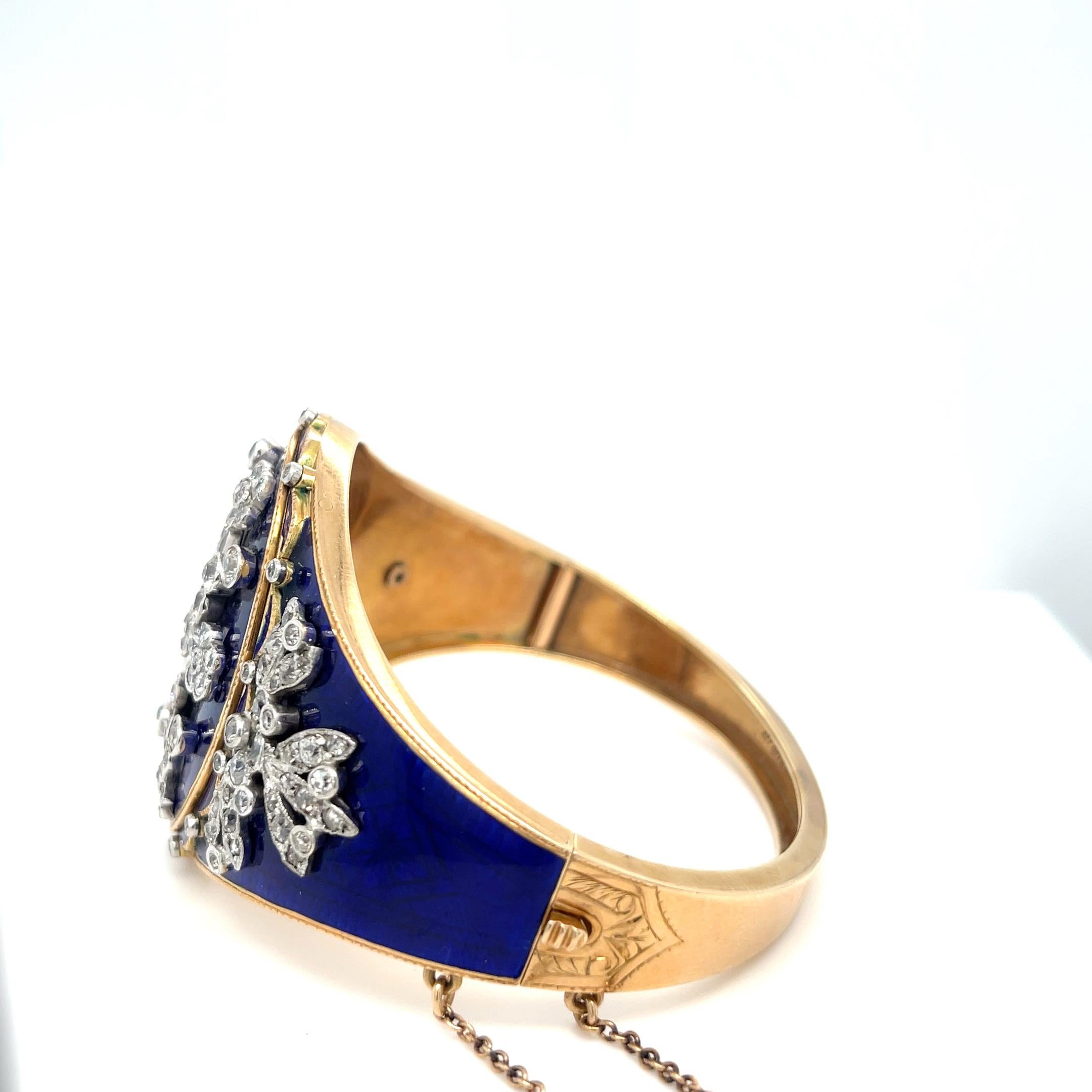 Moderne Bracelet jonc à charnière ancien en or 14 carats et platine avec émail et diamants de 4,50 carats, taille 6,5 en vente