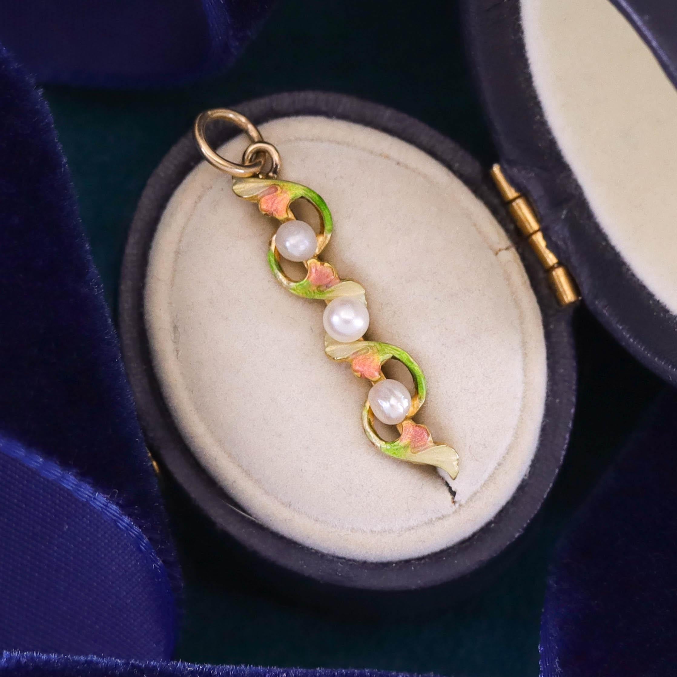 Antiguo Colgante de Oro de 14k con Esmalte y Perla de Conversión en Bueno estado para la venta en Lewisburg, PA