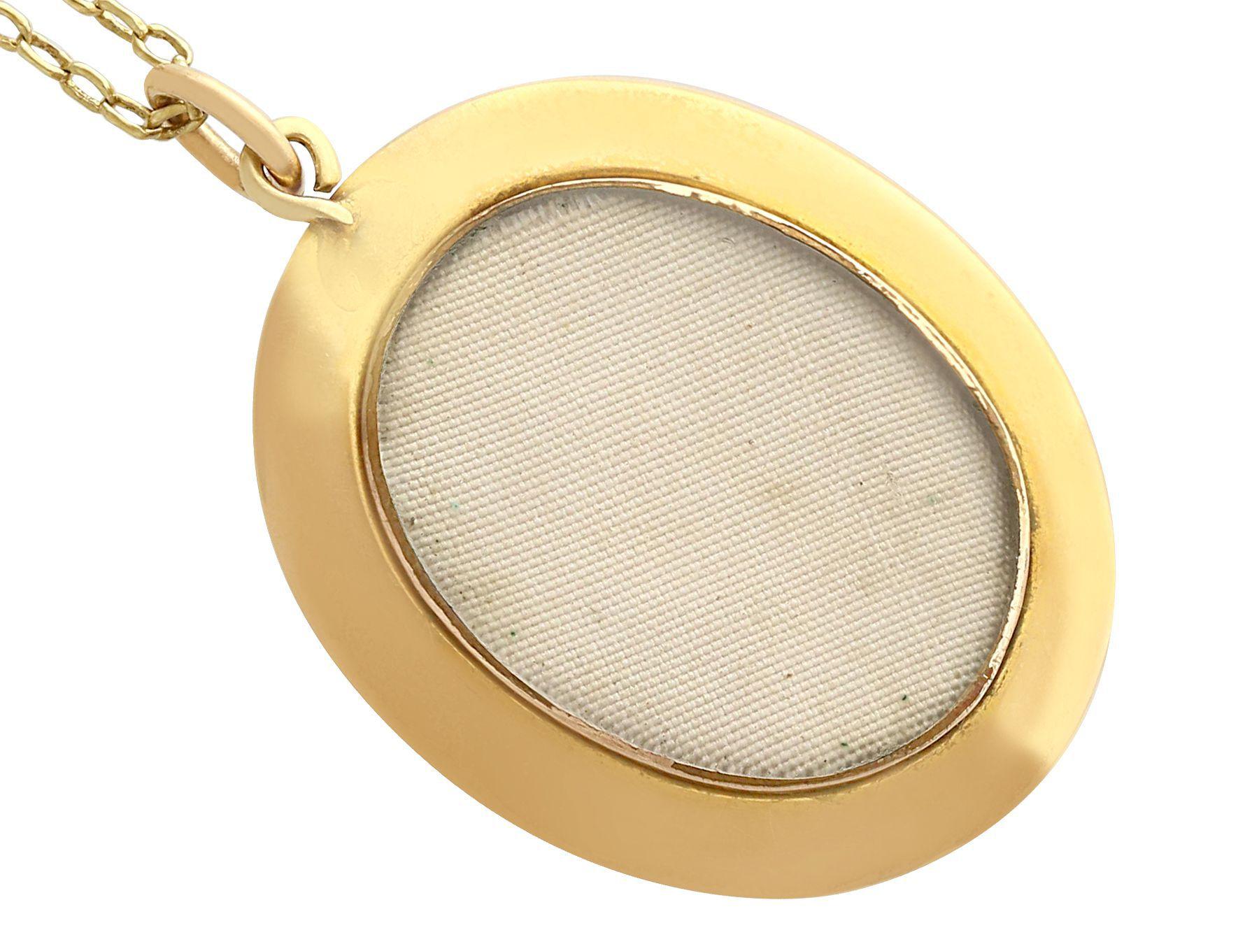 Antikes viktorianisches Gelbgold-Medaillon aus Emaille und Perle im Angebot 2