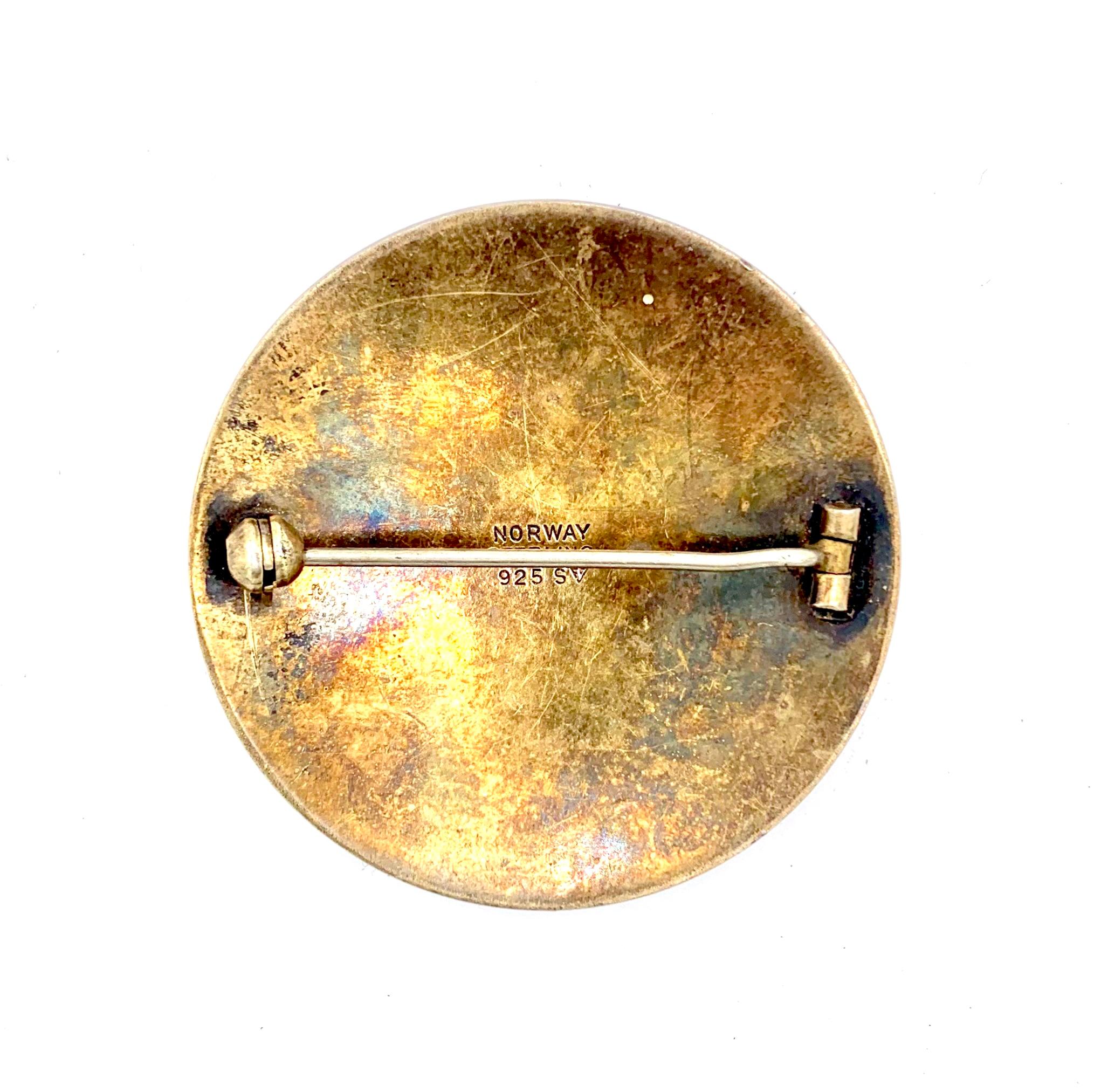 Broche antiguo de esmalte Invierno Reno Paseo en trineo Puesta de sol Plata de ley Noruega Art Decó en venta