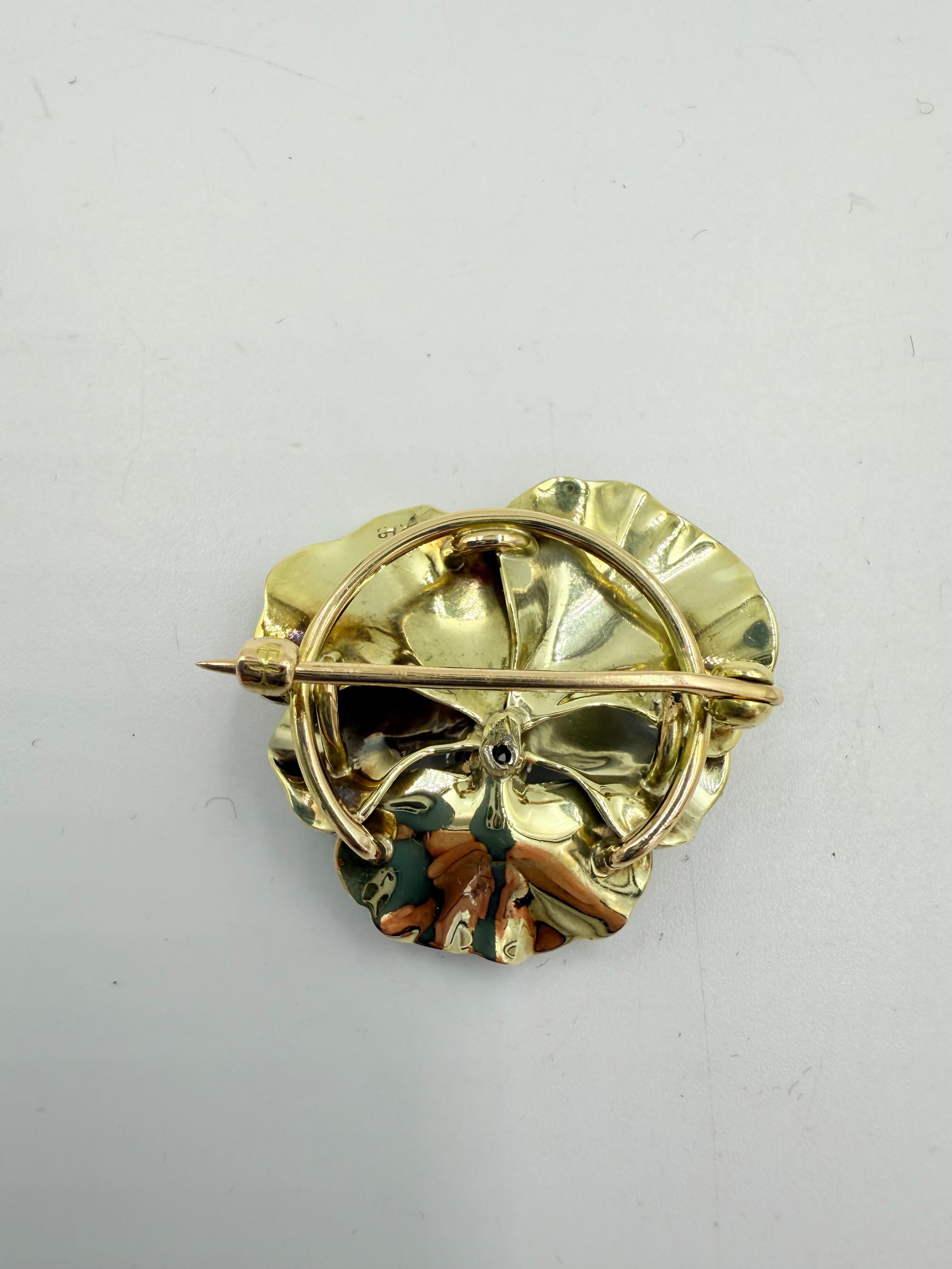 Broche ancienne en émail avec diamant Pansy Circa 1900 Bon état - En vente à Los Angeles, CA