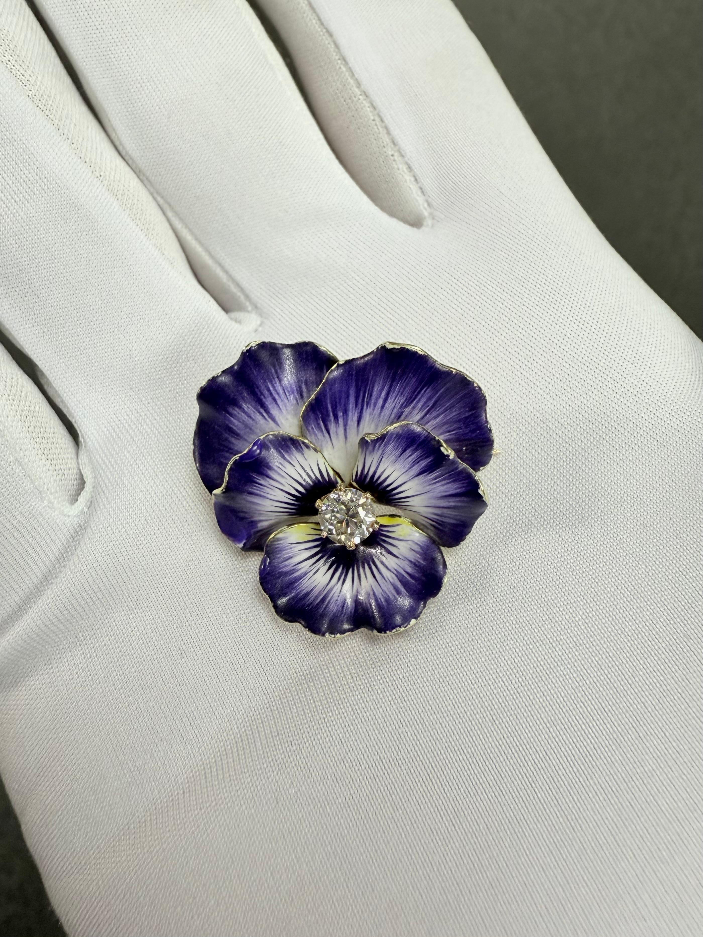 Broche ancienne en émail avec diamant Pansy Circa 1900 en vente 2