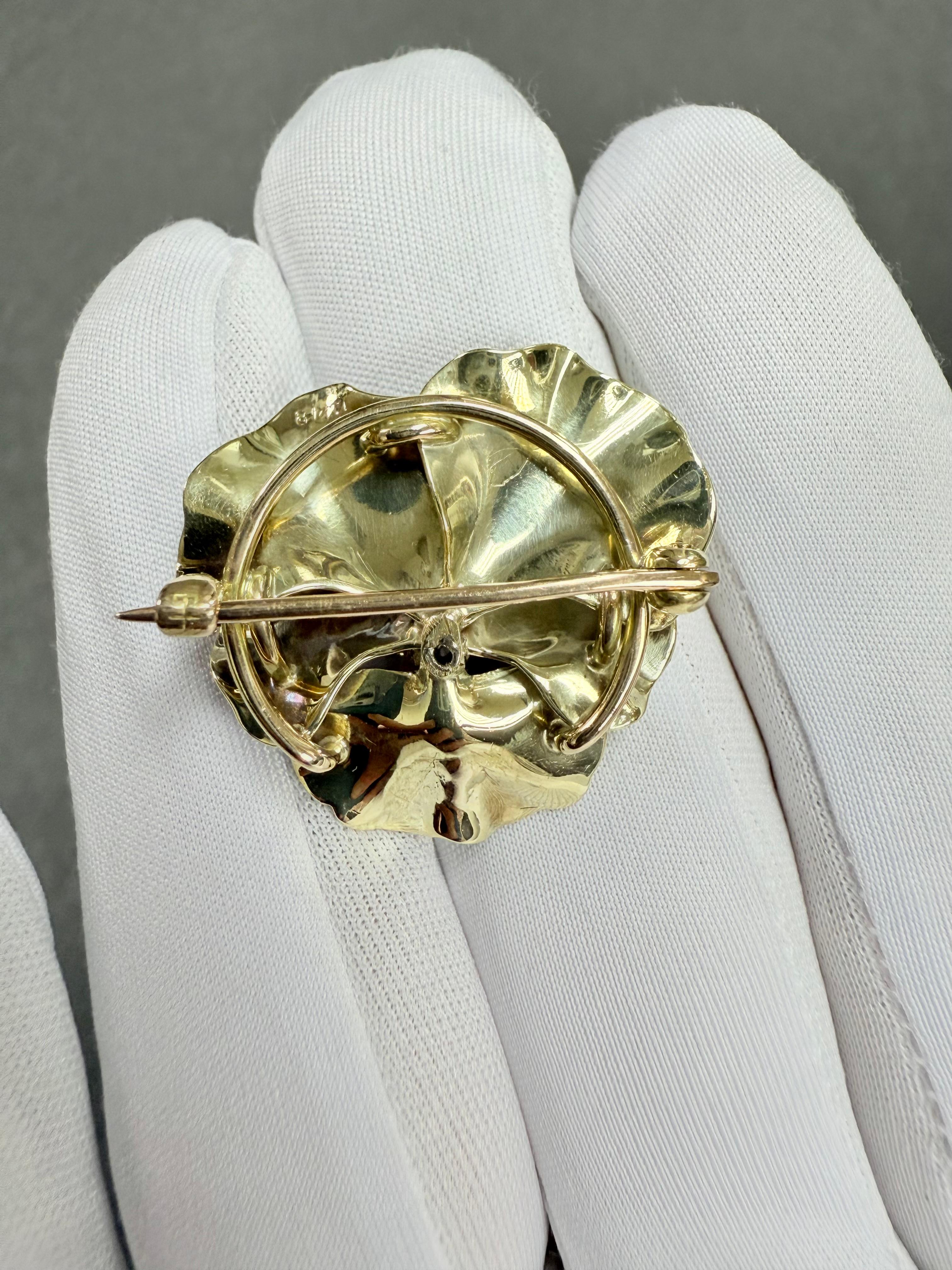 Broche ancienne en émail avec diamant Pansy Circa 1900 en vente 3