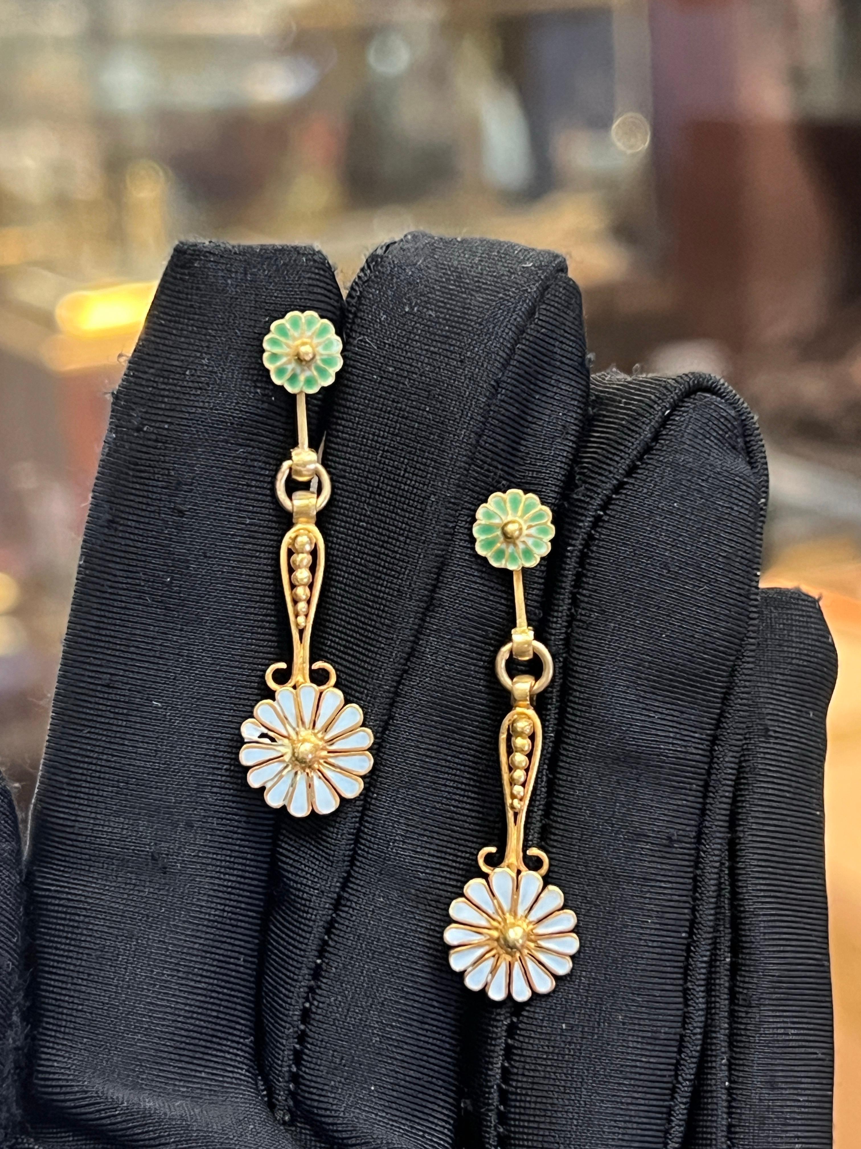 Antique Enamel Floral Earrings In Excellent Condition For Sale In New York, NY