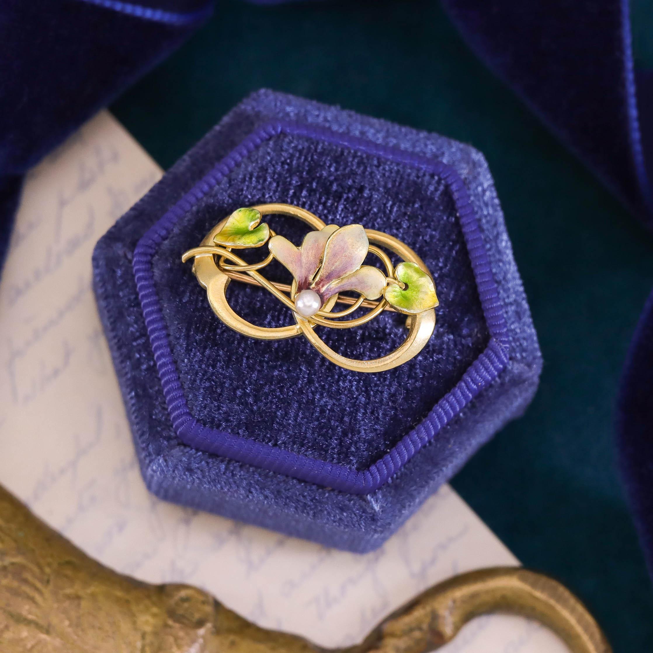 Antique Enamel Flower Brooch of 14k Gold by Krementz In Good Condition For Sale In Lewisburg, PA