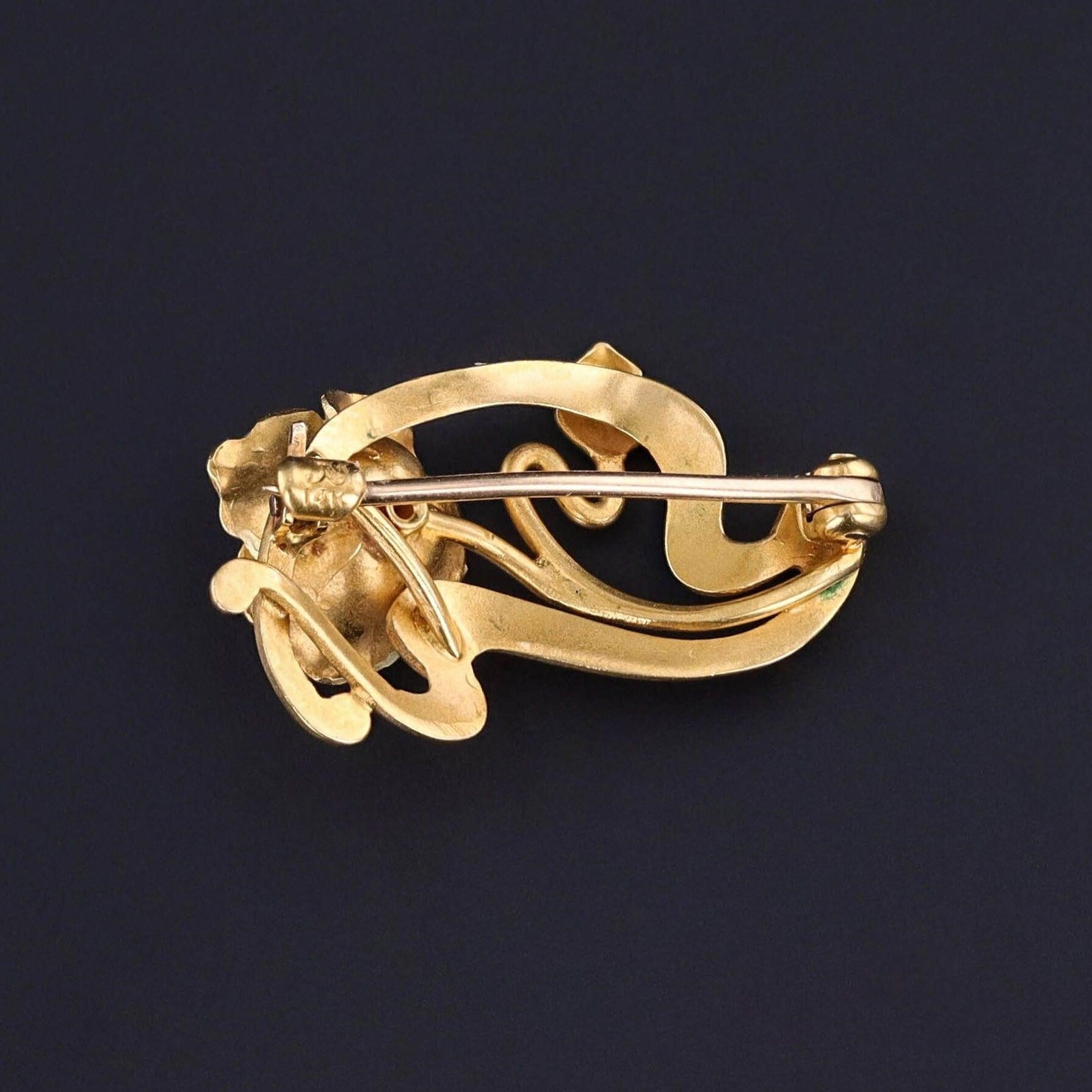 Antique Enamel Flower Brooch of 14k Gold In Good Condition In Lewisburg, PA