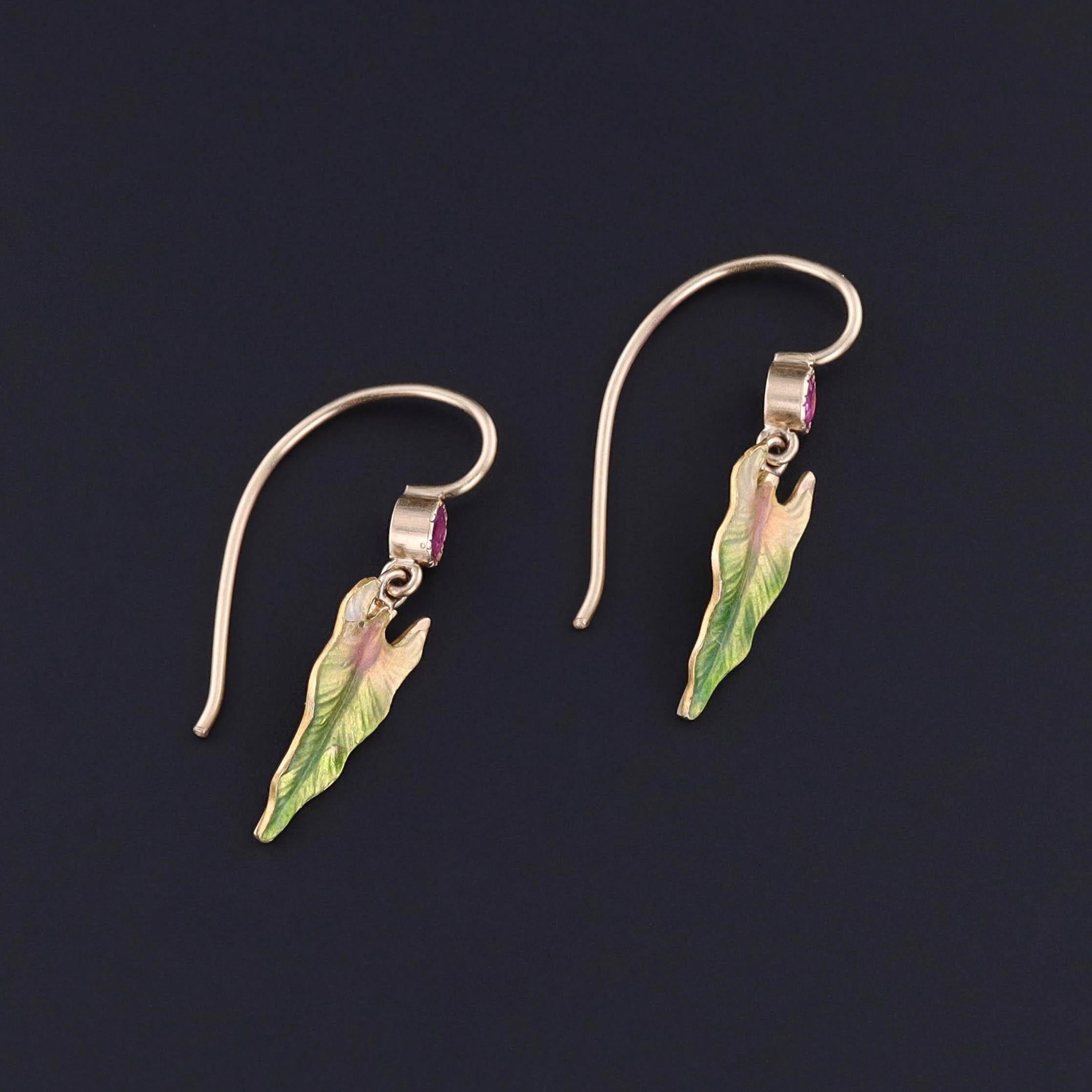 Round Cut Antique Enamel Leaf Earrings of 14k Gold For Sale