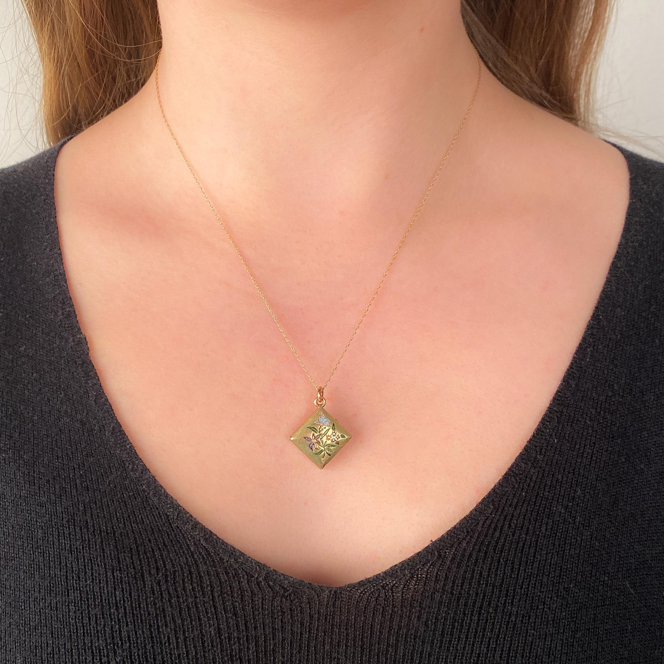 Antique Enamel Locket of 12k Gold en venta 1