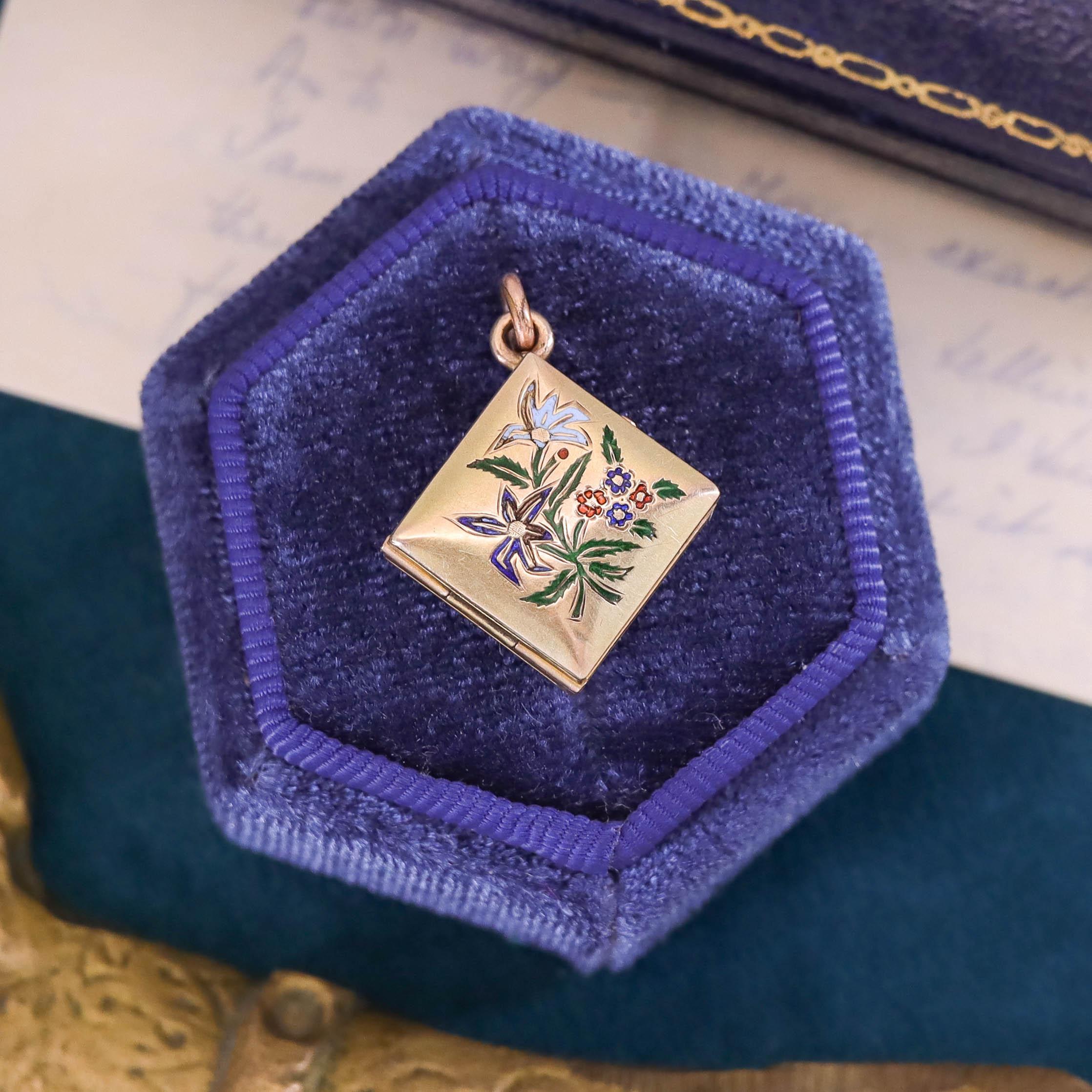 Antique Enamel Locket of 12k Gold en venta 2