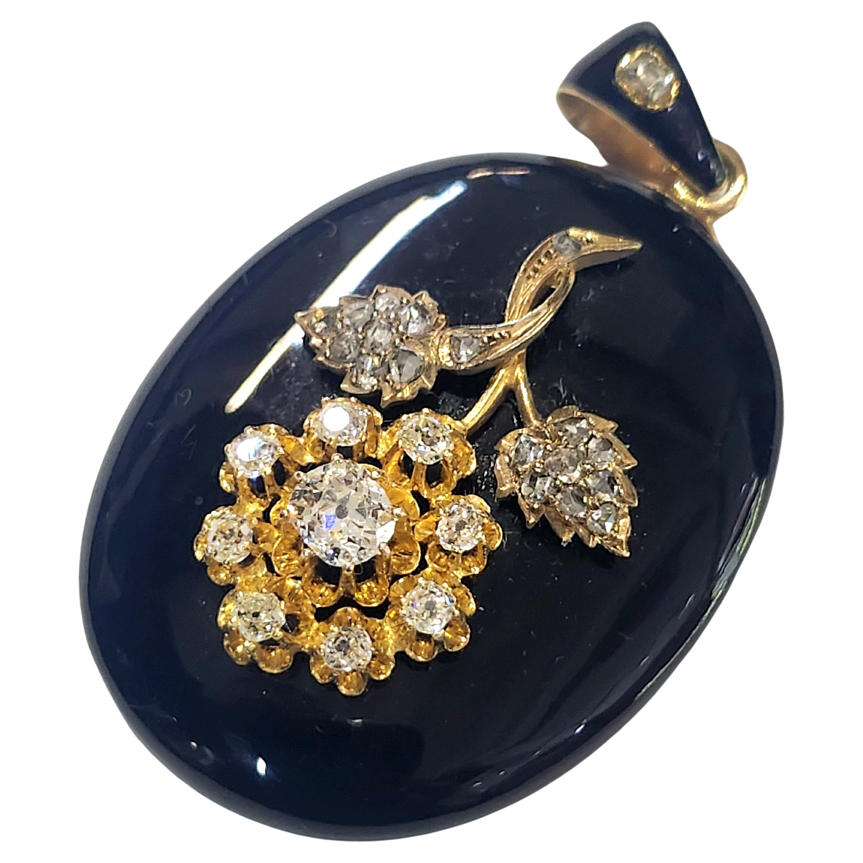 Antique Enamel Old Mine Cut Diamond Gold Pendant In Excellent Condition For Sale In Cairo, EG