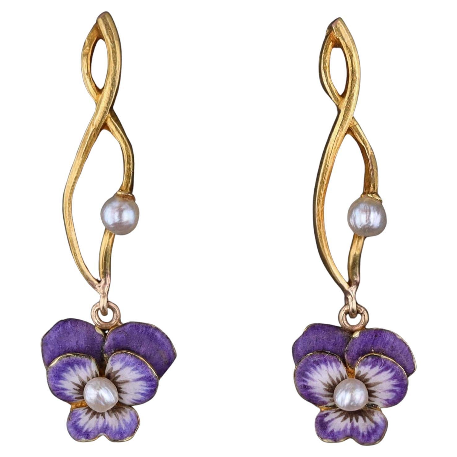 Orecchini antichi con smalto a forma di viola del pensiero in oro 14k