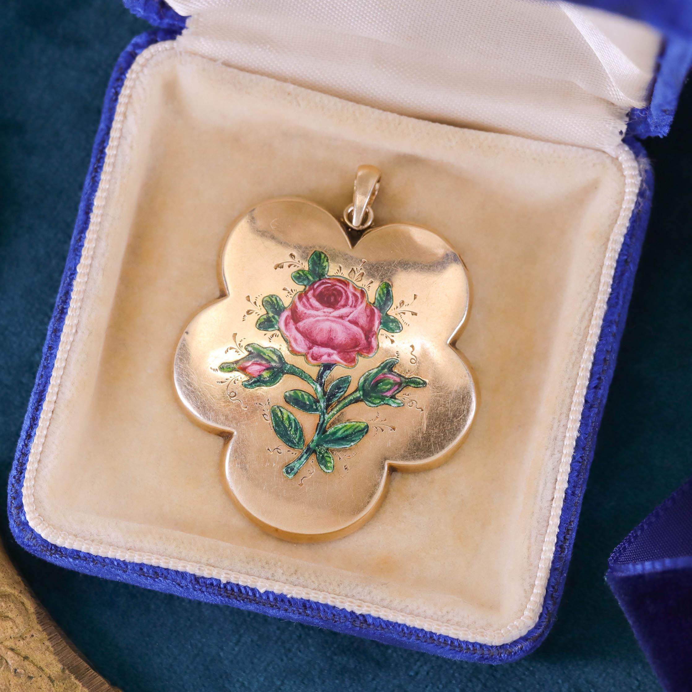 Antiker Emaille-Rosen-Anhänger aus 14k Gold Damen im Angebot