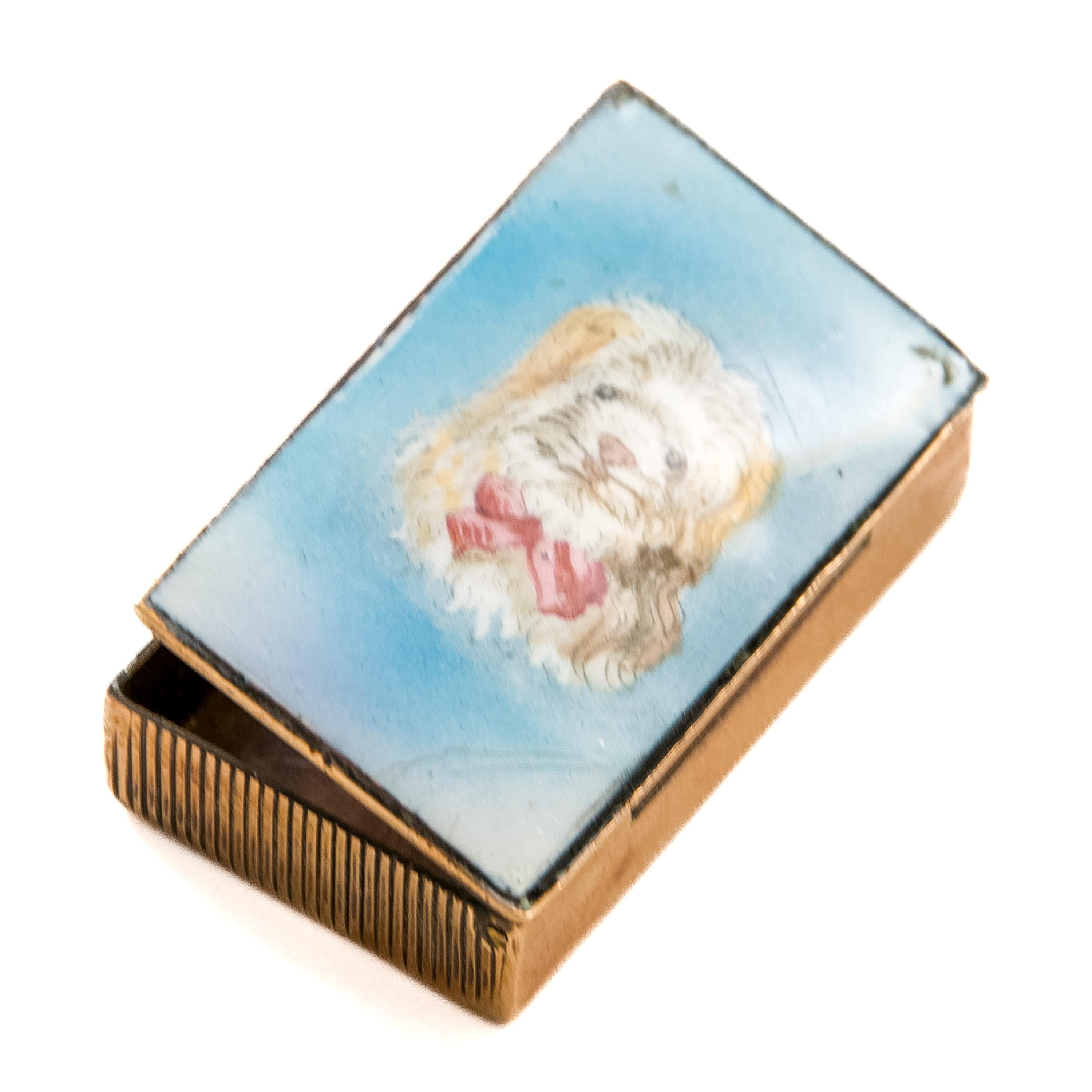 Antikes Emaille-Vesta-Gehäuse, das einen Hund mit roter Schleife darstellt, um 1900 (Viktorianisch) im Angebot