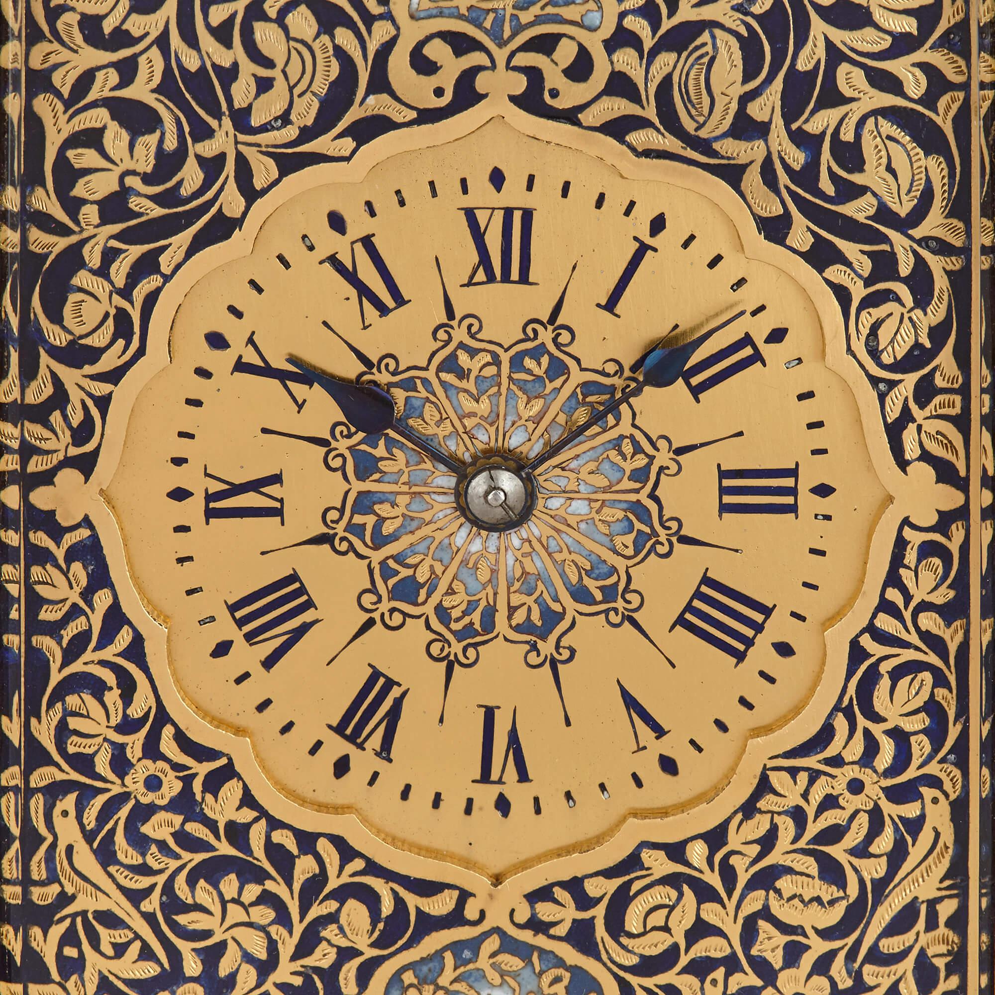 Belle Époque Horloge ancienne en bronze doré et émaillé en vente