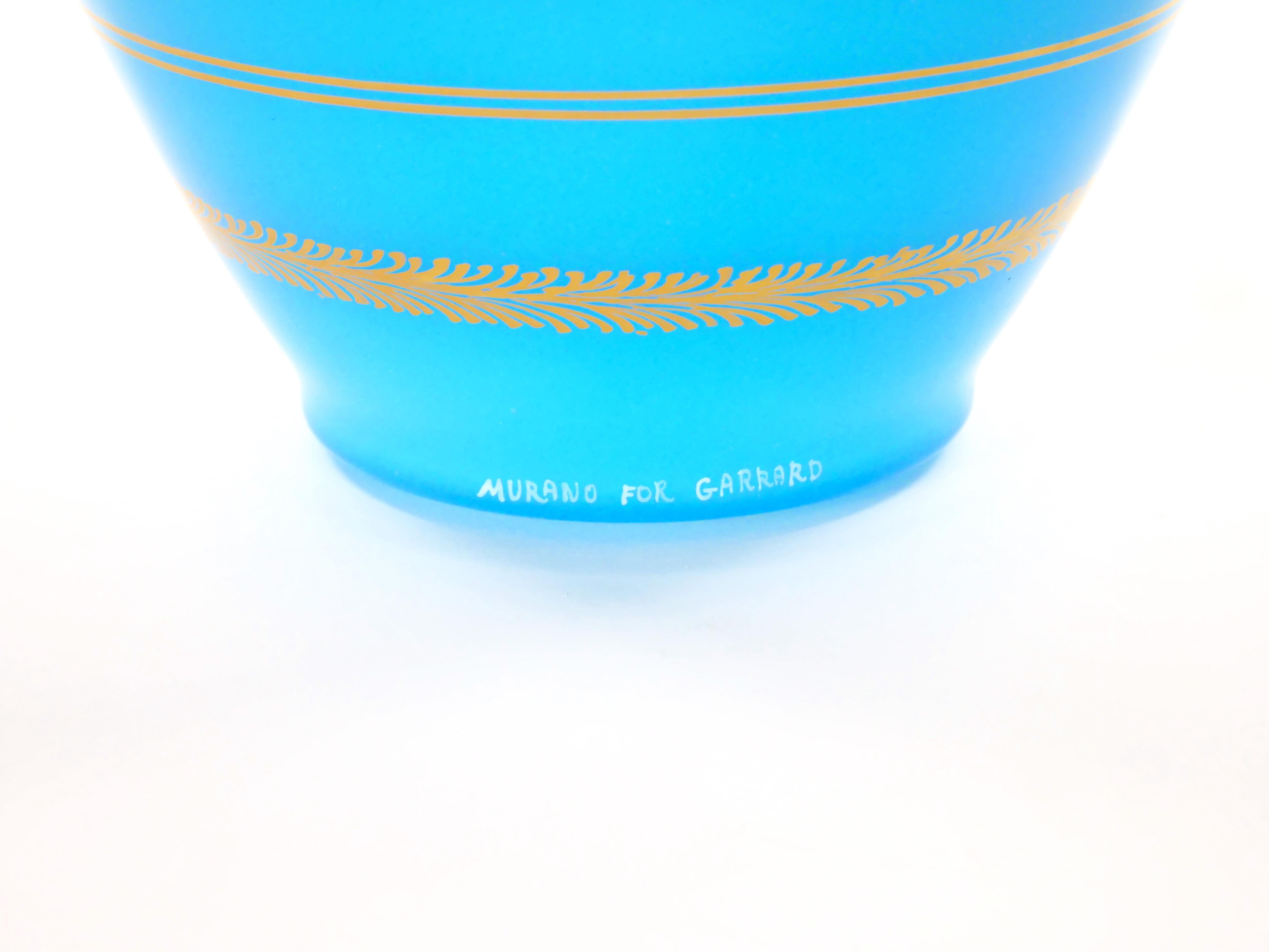 Antigua urna decorativa con tapa esmaltada opalina pintada y decorada a mano en venta 3