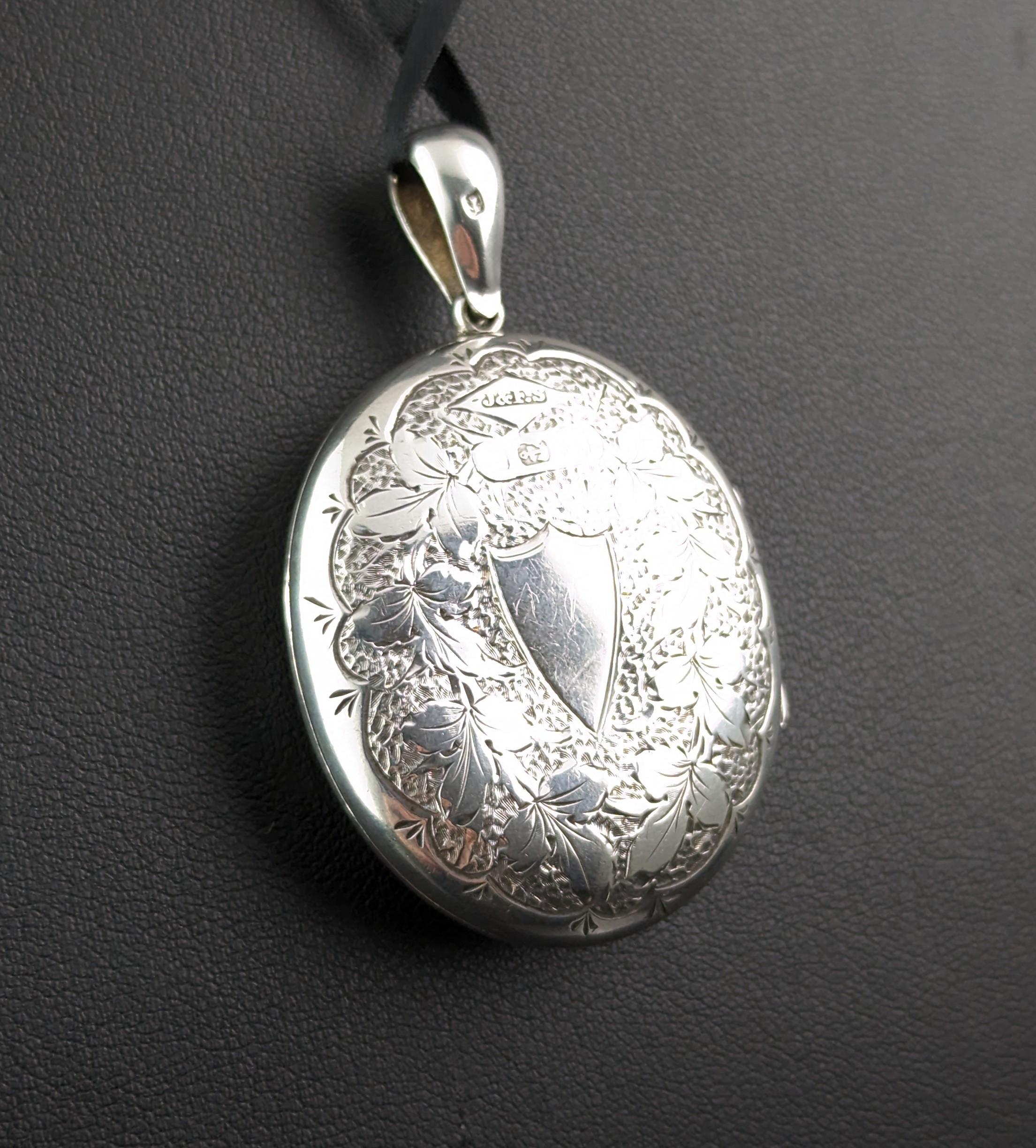 Antique Enamelled silver locket, White Rose, Victorian  6