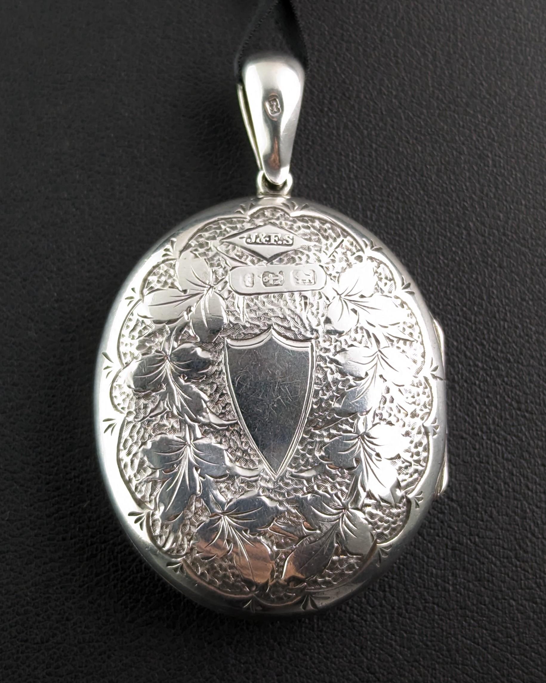Antique Enamelled silver locket, White Rose, Victorian  7