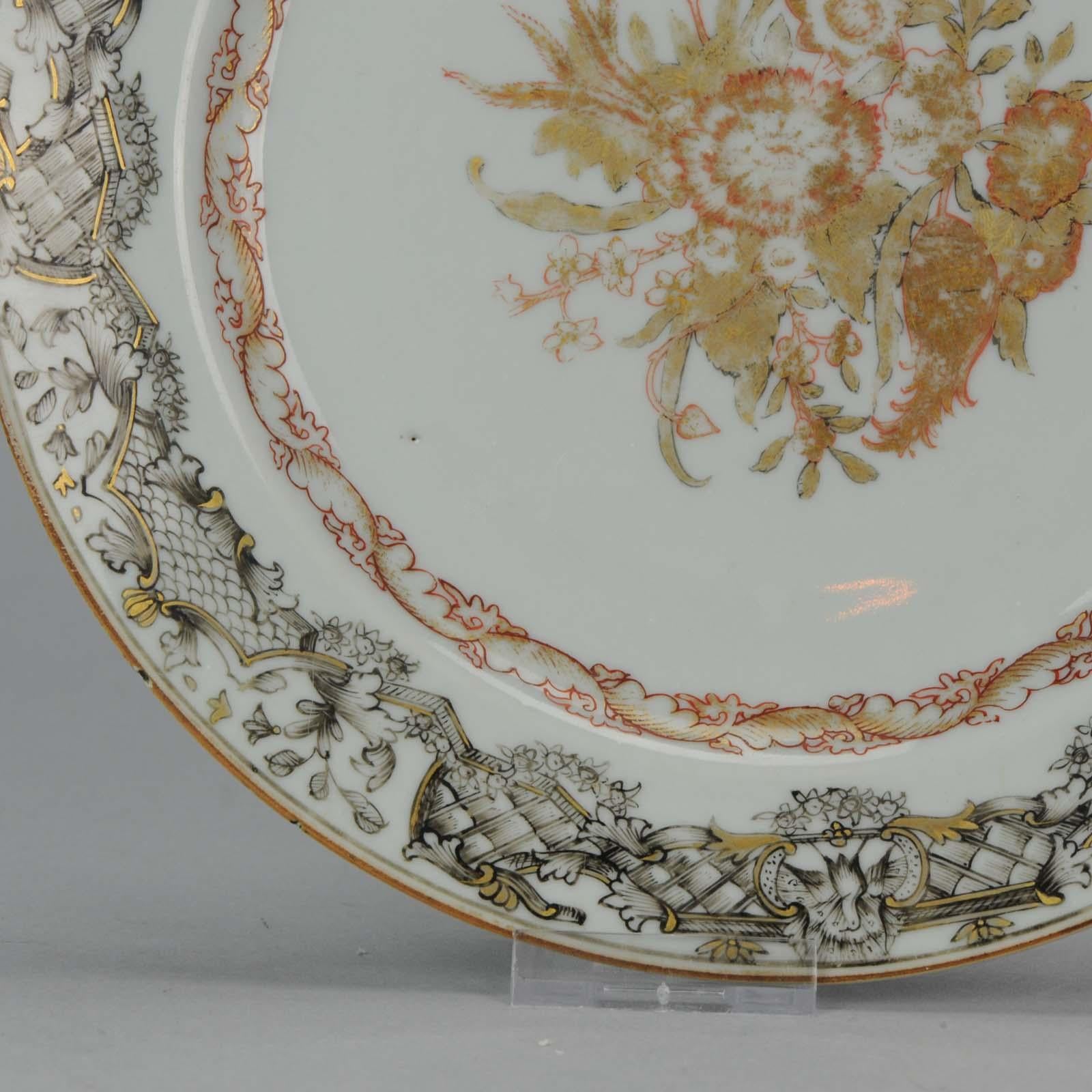Antique Encre de Chine Plate with Flower Bird, 18th Century In Good Condition For Sale In Amsterdam, Noord Holland