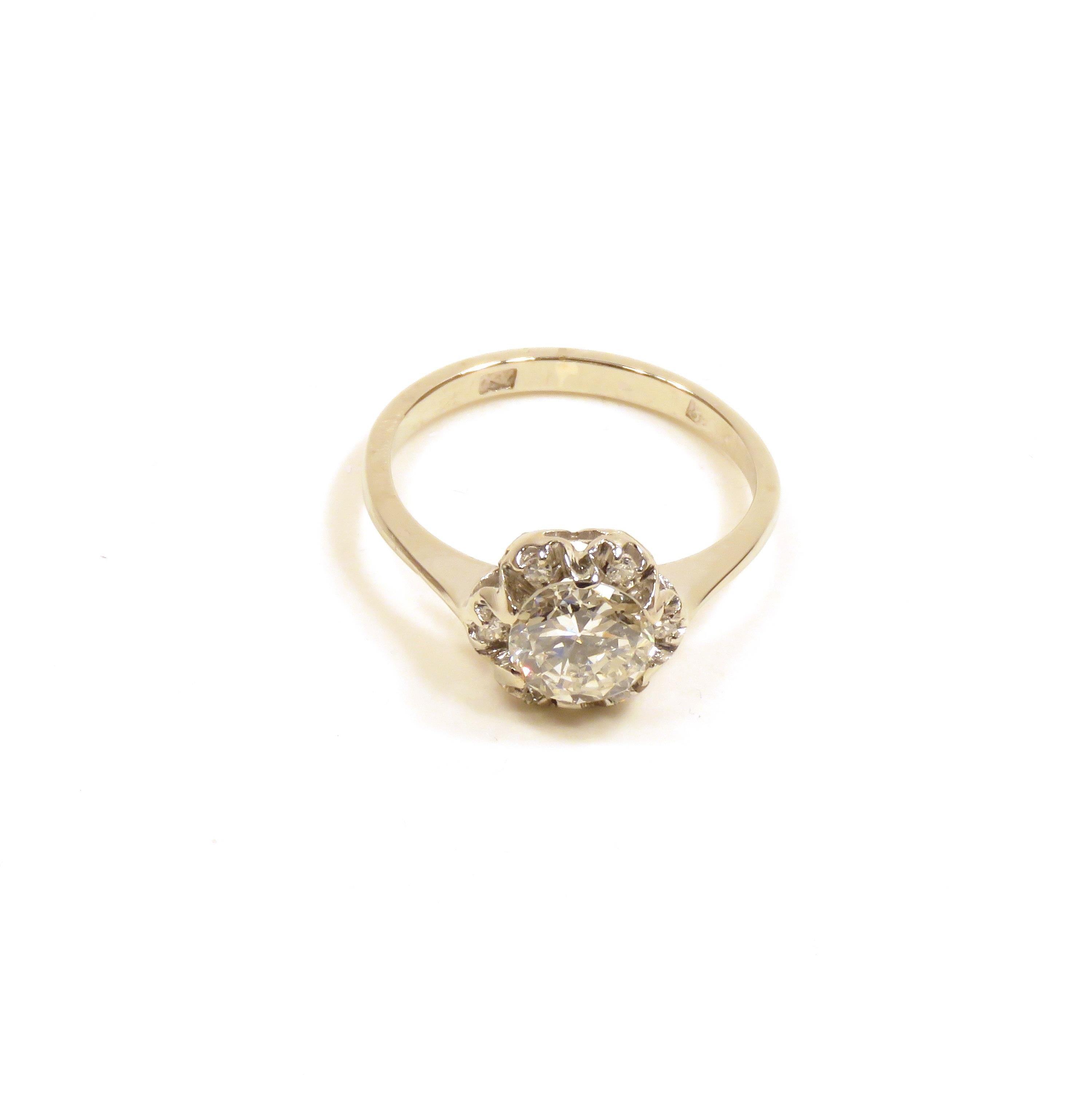 Brilliant Cut Antique Engagement Ring 0.95 Carat Diamond 18 Karat White Gold 