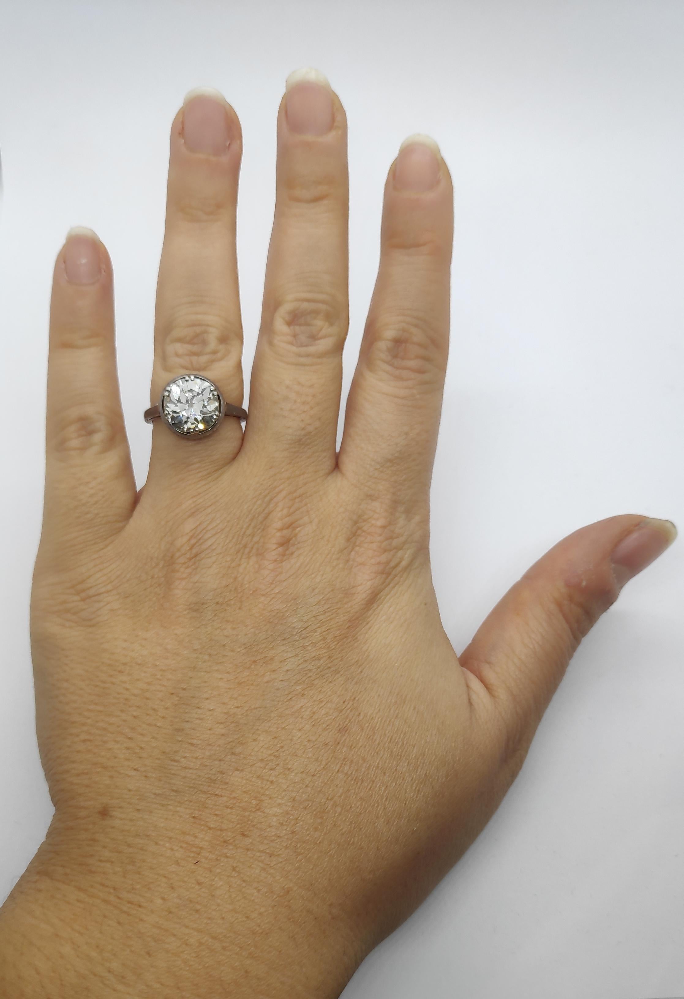 Antiker antiker Verlobungsring 3,90 Karat (Alteuropäischer Schliff) im Angebot
