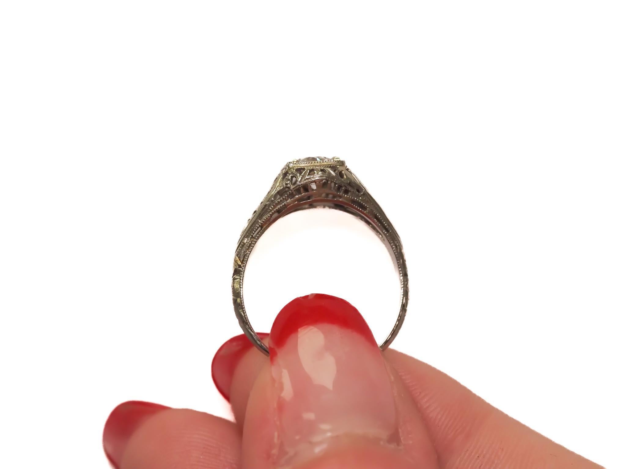 Antique Engagement Ring in 18K White Gold with .70ct Old European Cut Diamond For Sale 3
