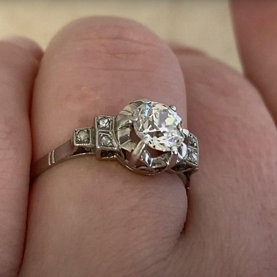 Taille vieille Europe Bague de fiançailles ancienne, diamant européen ancien (environ 0,90 carat), platine en vente