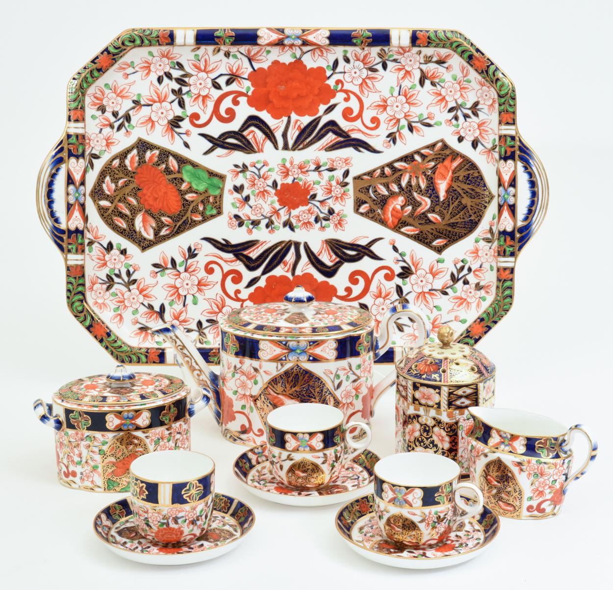 Antique England Royal Crown Derby Imari Porcelain Tea Service In Excellent Condition In Tarry Town, NY