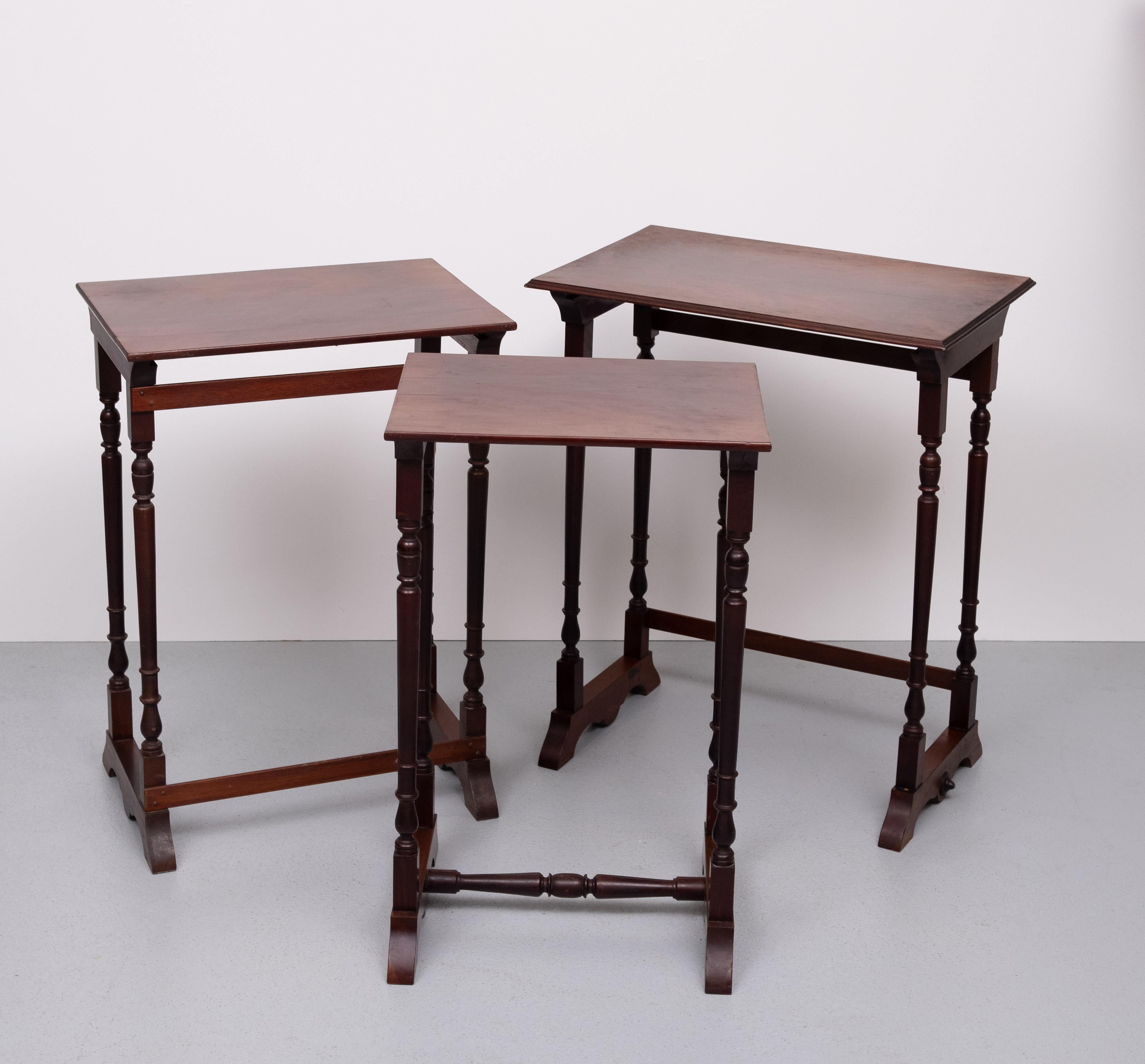 Late 19th Century Antique England Victorian nesting tables  1880s For Sale