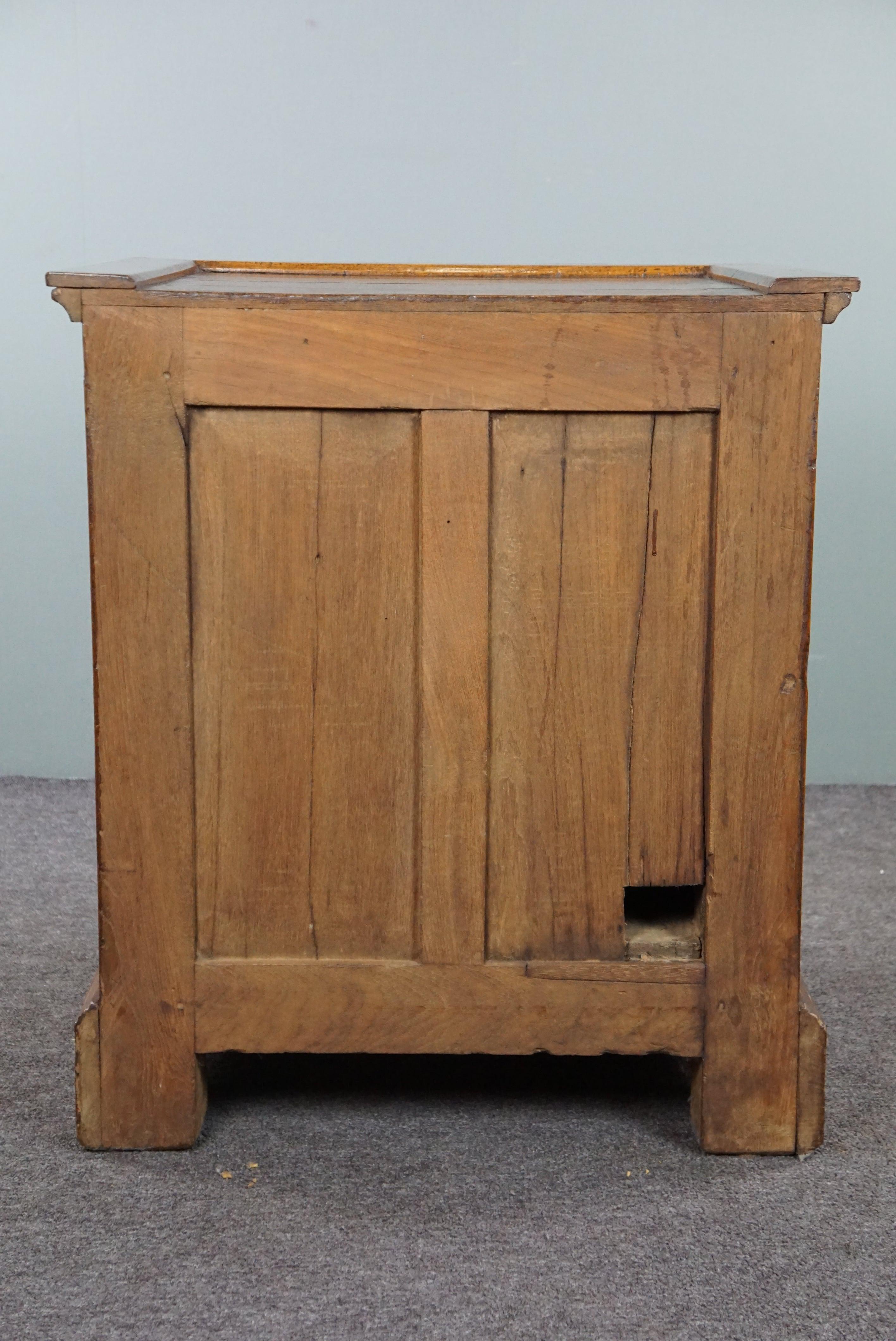 Antique English 1-door cabinet/side table, mid/late 19th century For Sale 1