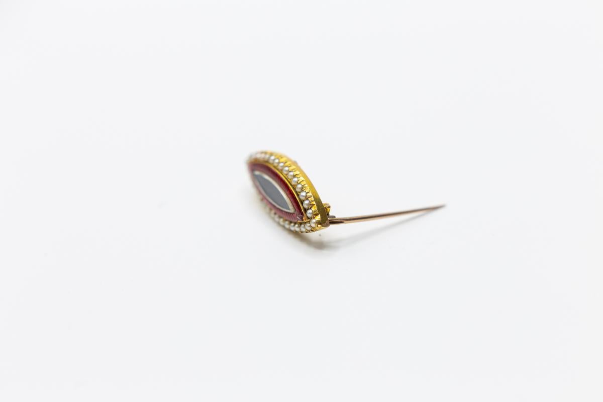 Antique English 15 Carat Gold Red Enamel and Seed Pearl Navette Shaped Brooch For Sale 5