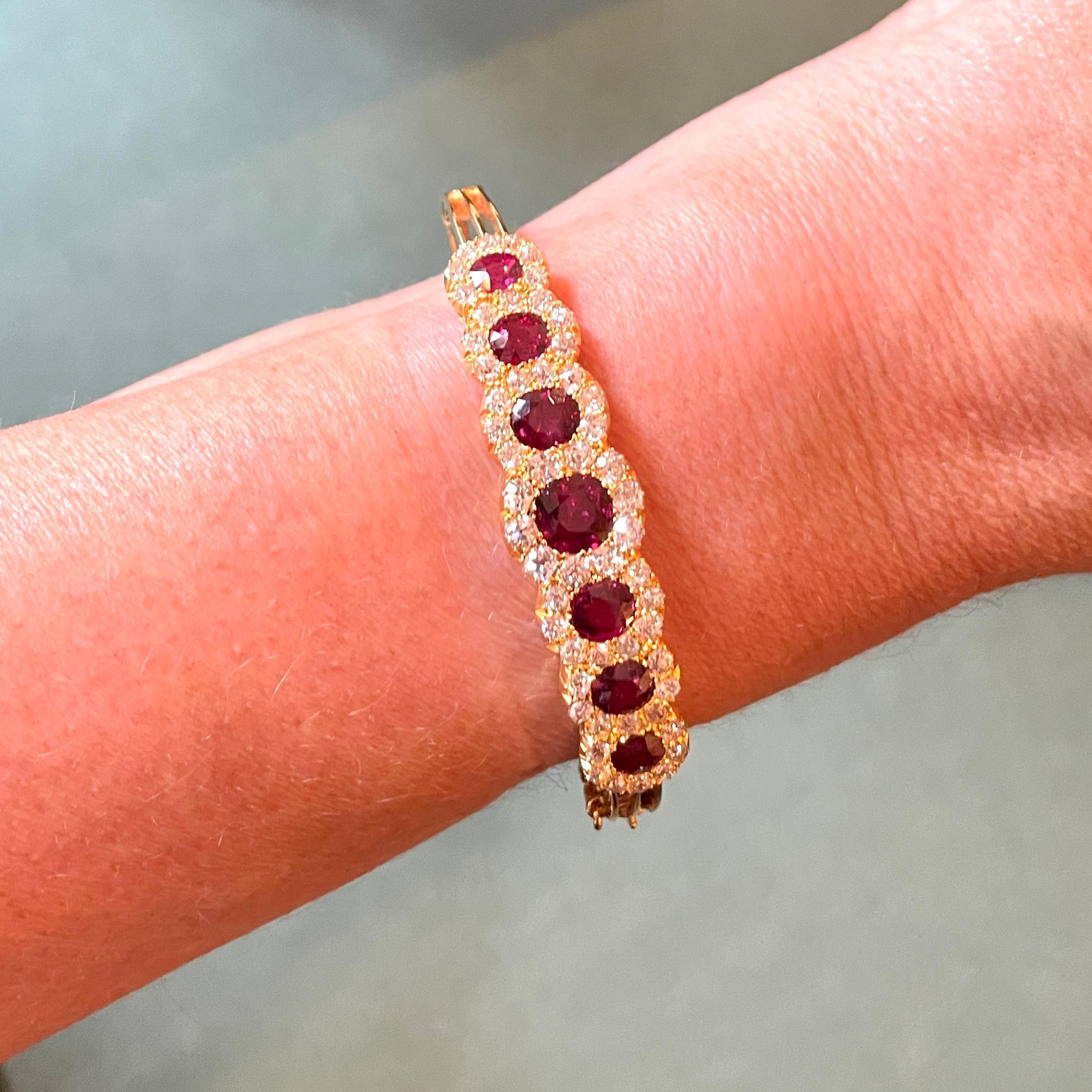 Bracelet anglais ancien en or 15 carats avec rubis et diamants, vers 1880-1900 en vente 1