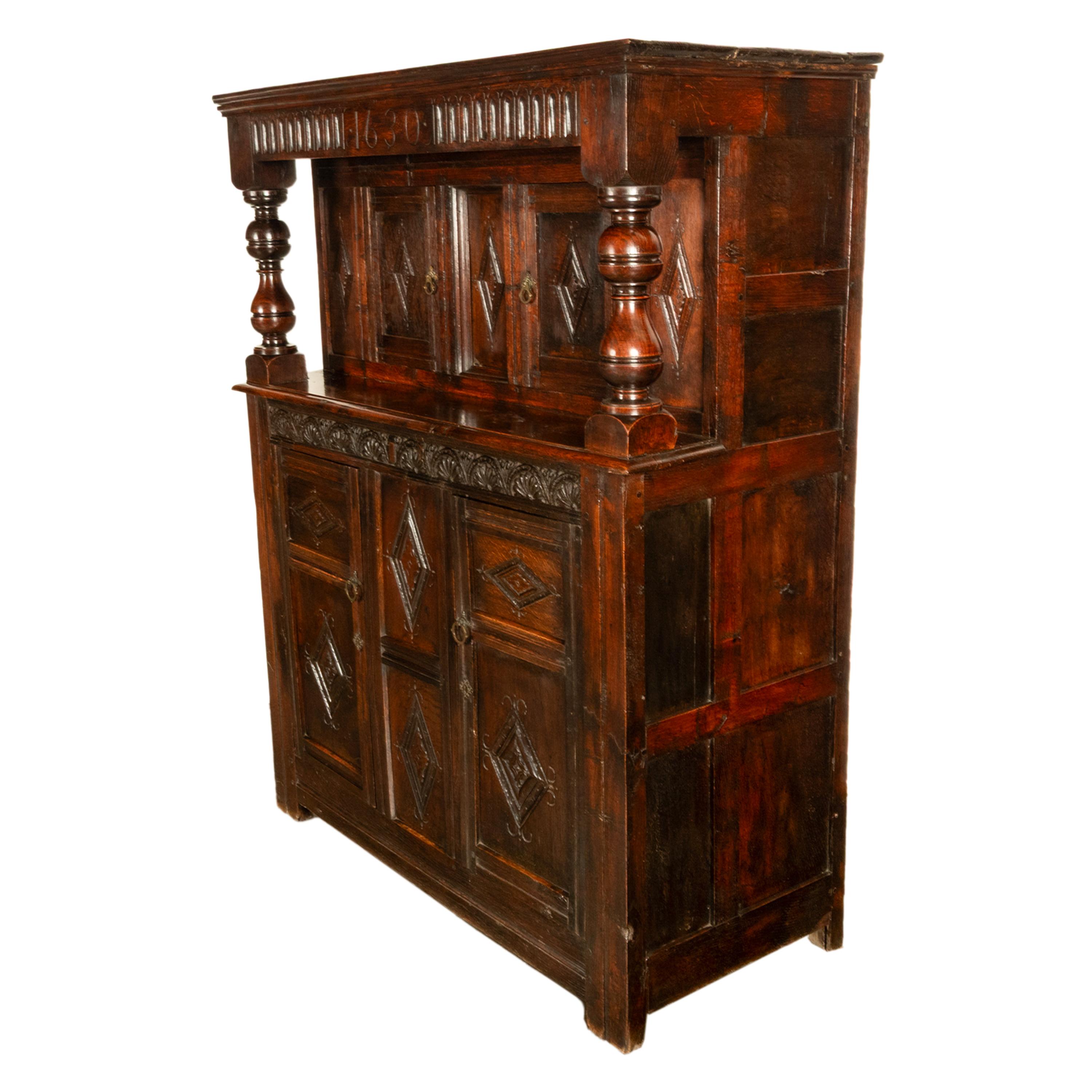 Antique English 17th Century Charles I Carved Oak Court Cupboard Cabinet 1630 en venta 3