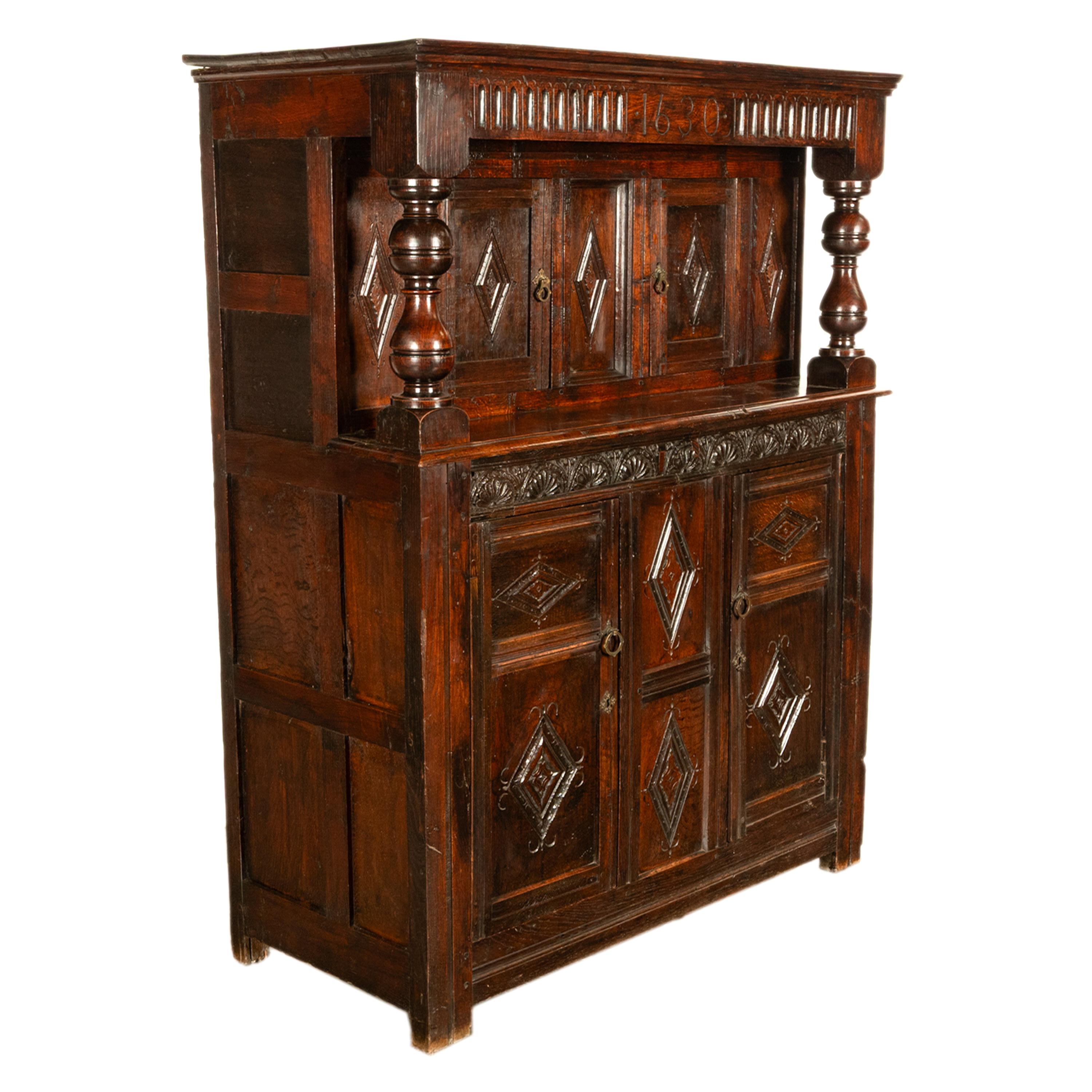 Antique English 17th Century Charles I Carved Oak Court Cupboard Cabinet 1630 Jacobino en venta