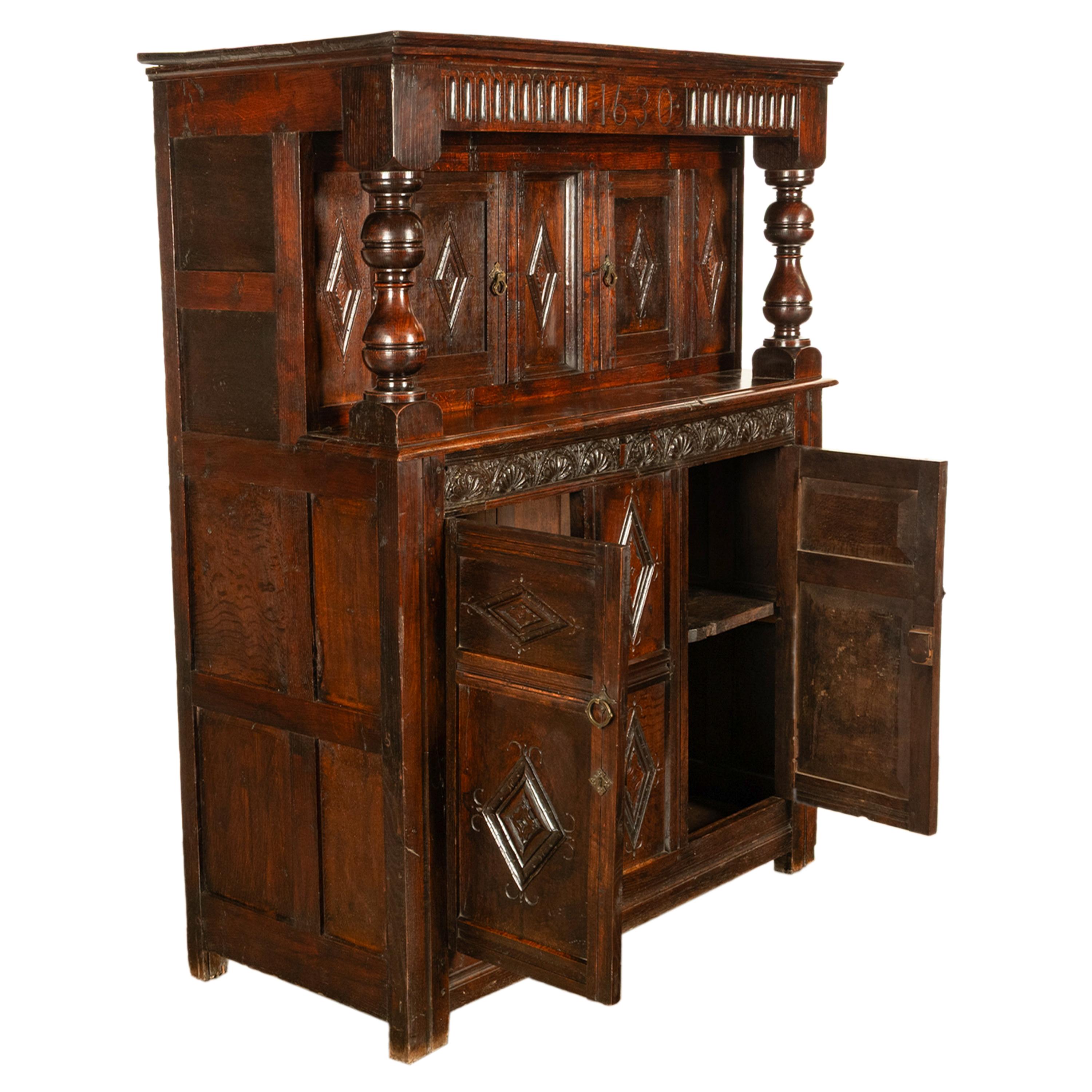 Antique English 17th Century Charles I Carved Oak Court Cupboard Cabinet 1630 Inglés en venta