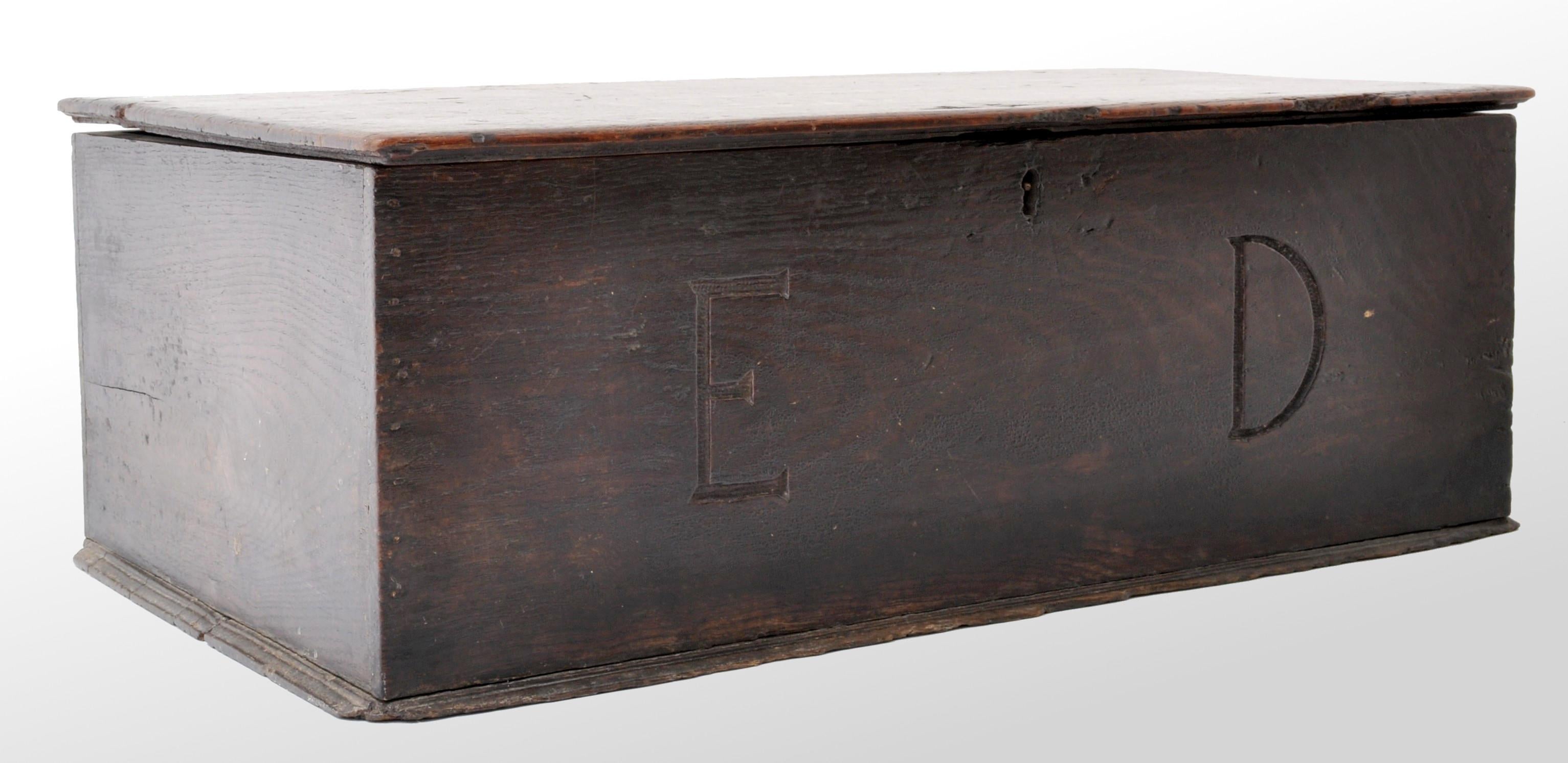 Antique English 17th century Charles II Oak Bible Box, circa 1680 In Good Condition In Portland, OR
