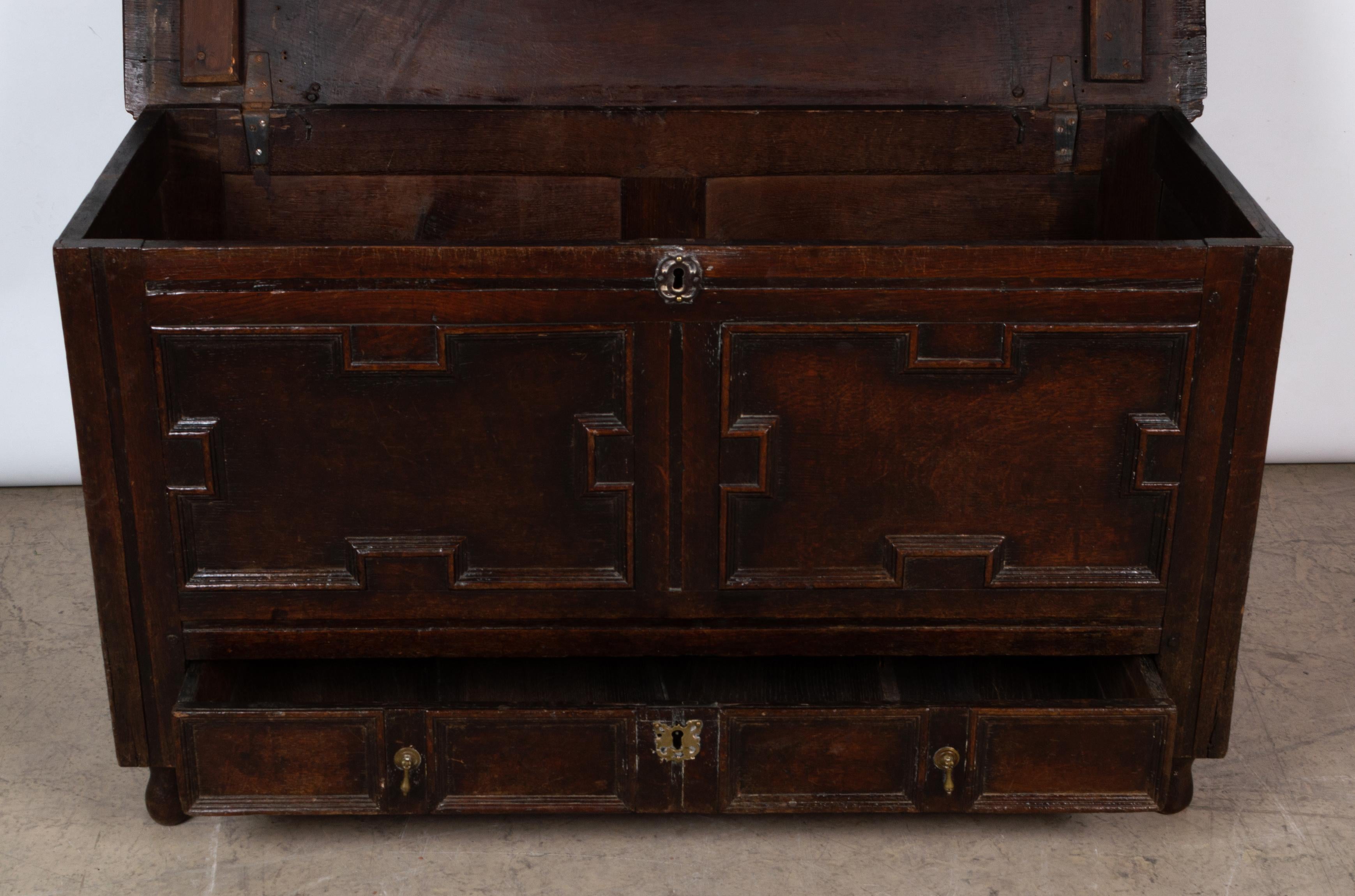 Antique English 17th Century Jacobean Oak Mule Chest Blank Chest Trunk, C.1660 For Sale 7