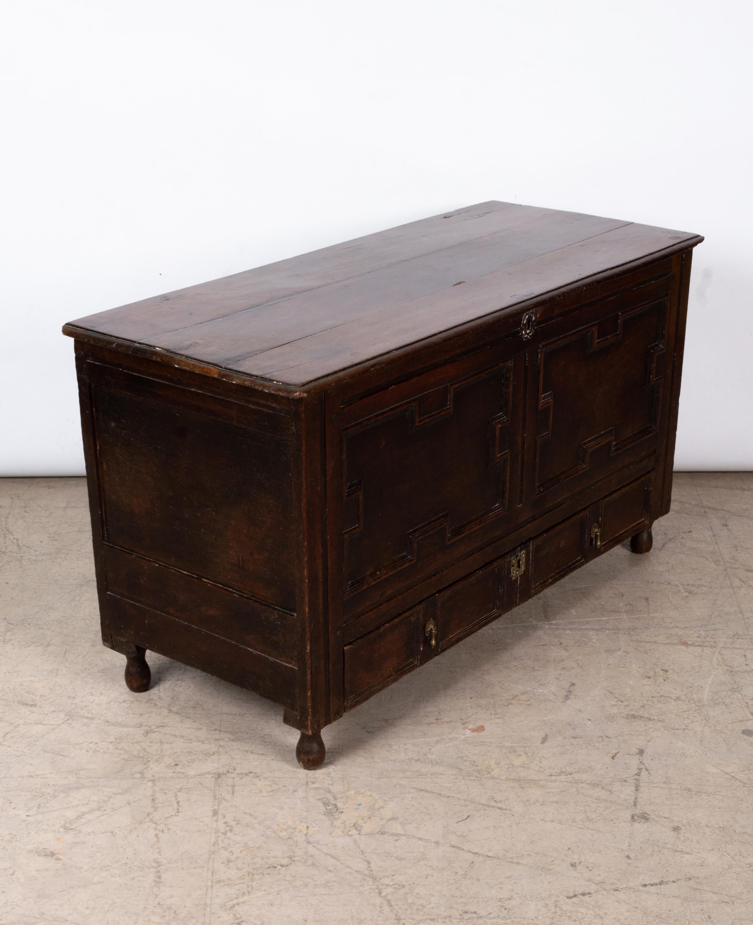 Antique English 17th Century Jacobean Oak Mule Chest Blank Chest Trunk, C.1660 For Sale 8