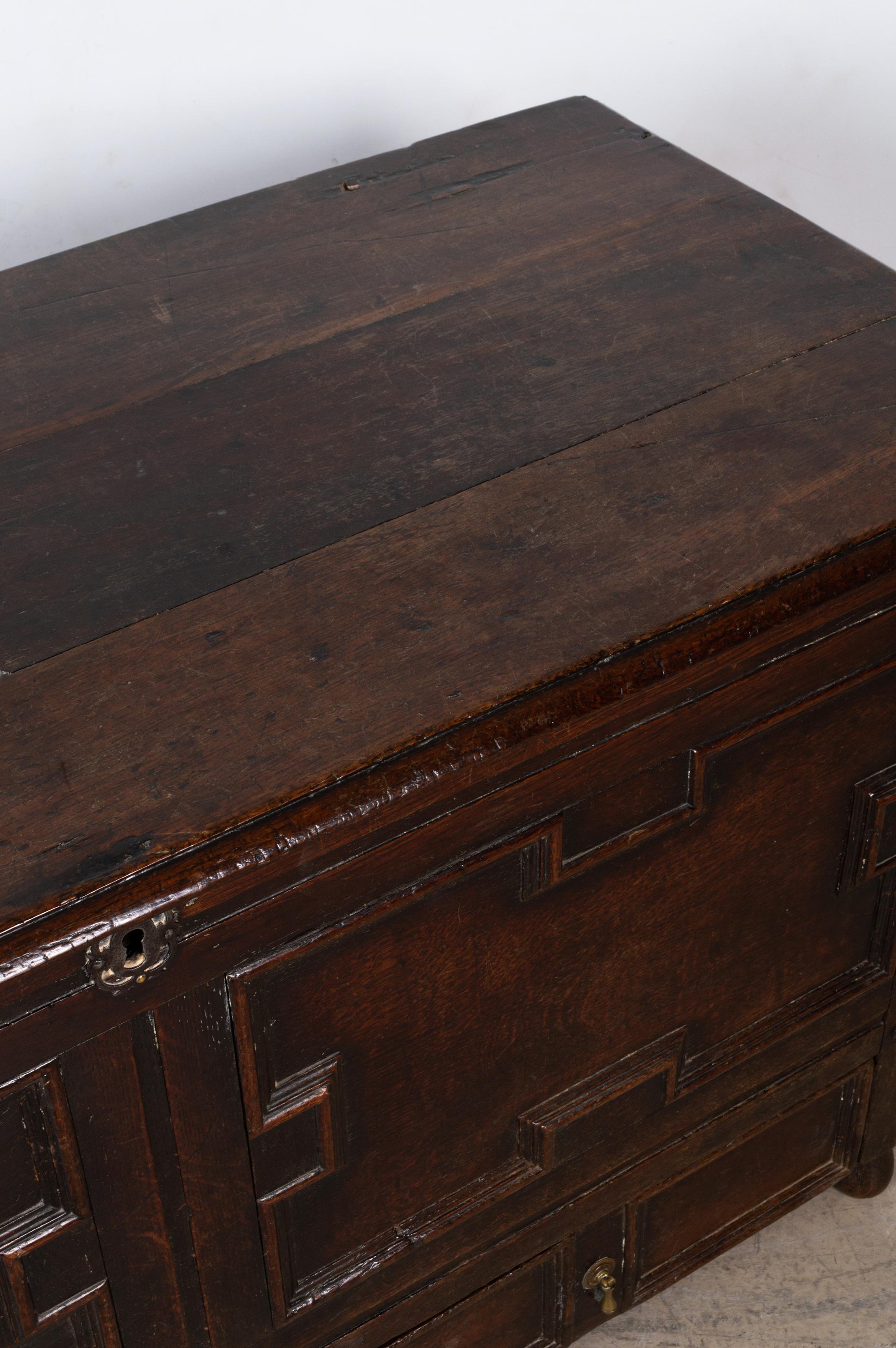18th Century and Earlier Antique English 17th Century Jacobean Oak Mule Chest Blank Chest Trunk, C.1660 For Sale