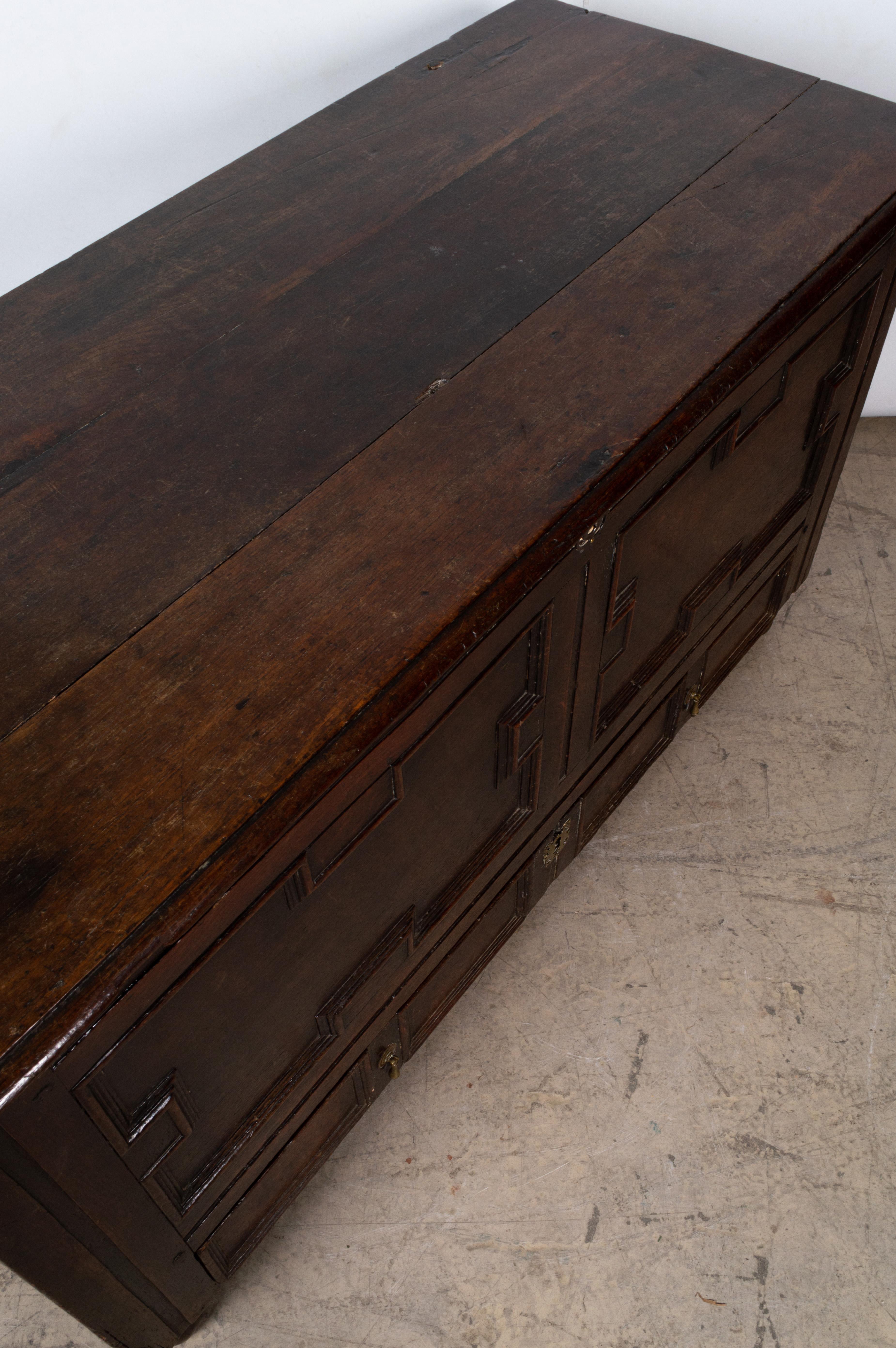 Antique English 17th Century Jacobean Oak Mule Chest Blank Chest Trunk, C.1660 For Sale 1