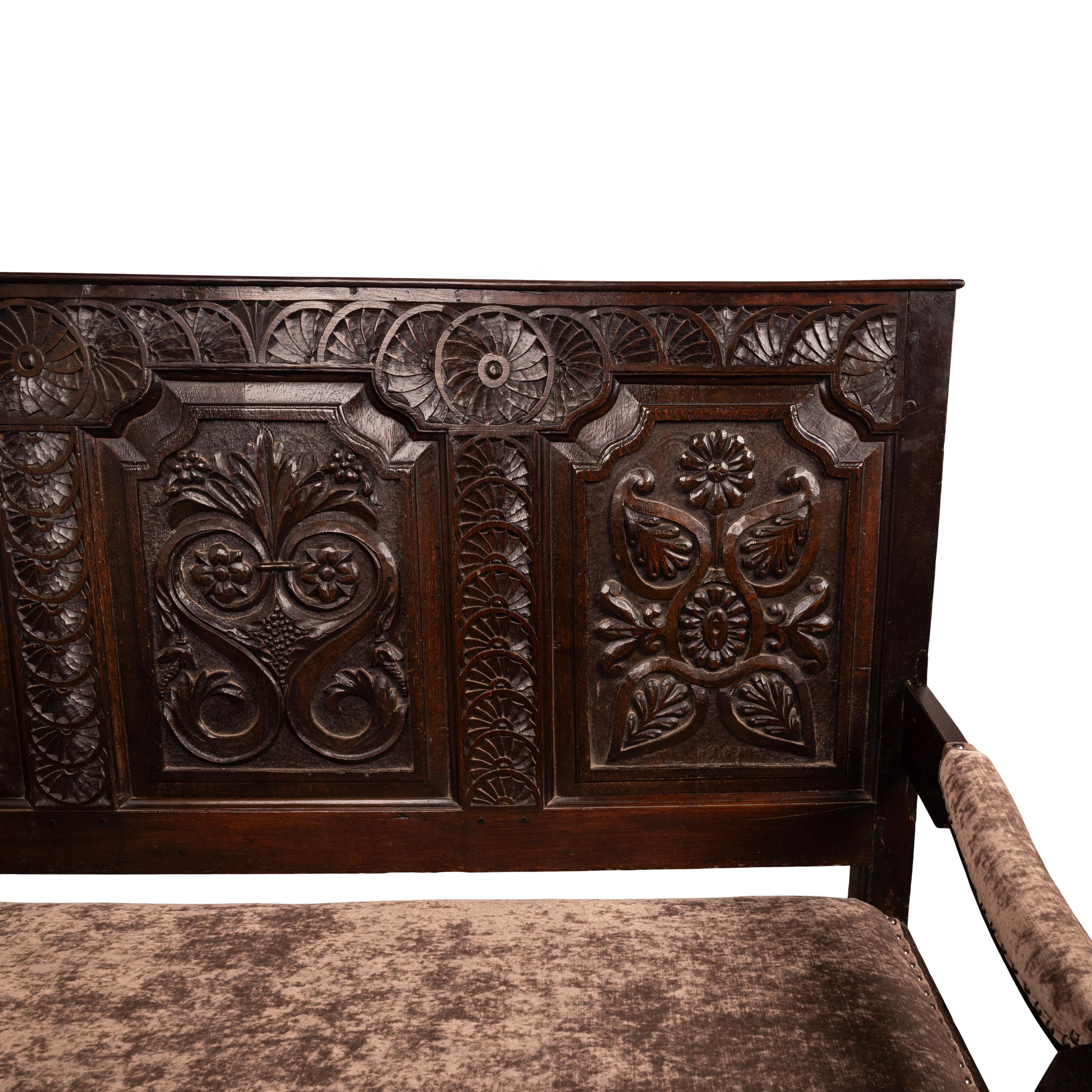 Antique English 17th Century King Charles II Carved Oak Settle Sofa Bench 1680 For Sale 4