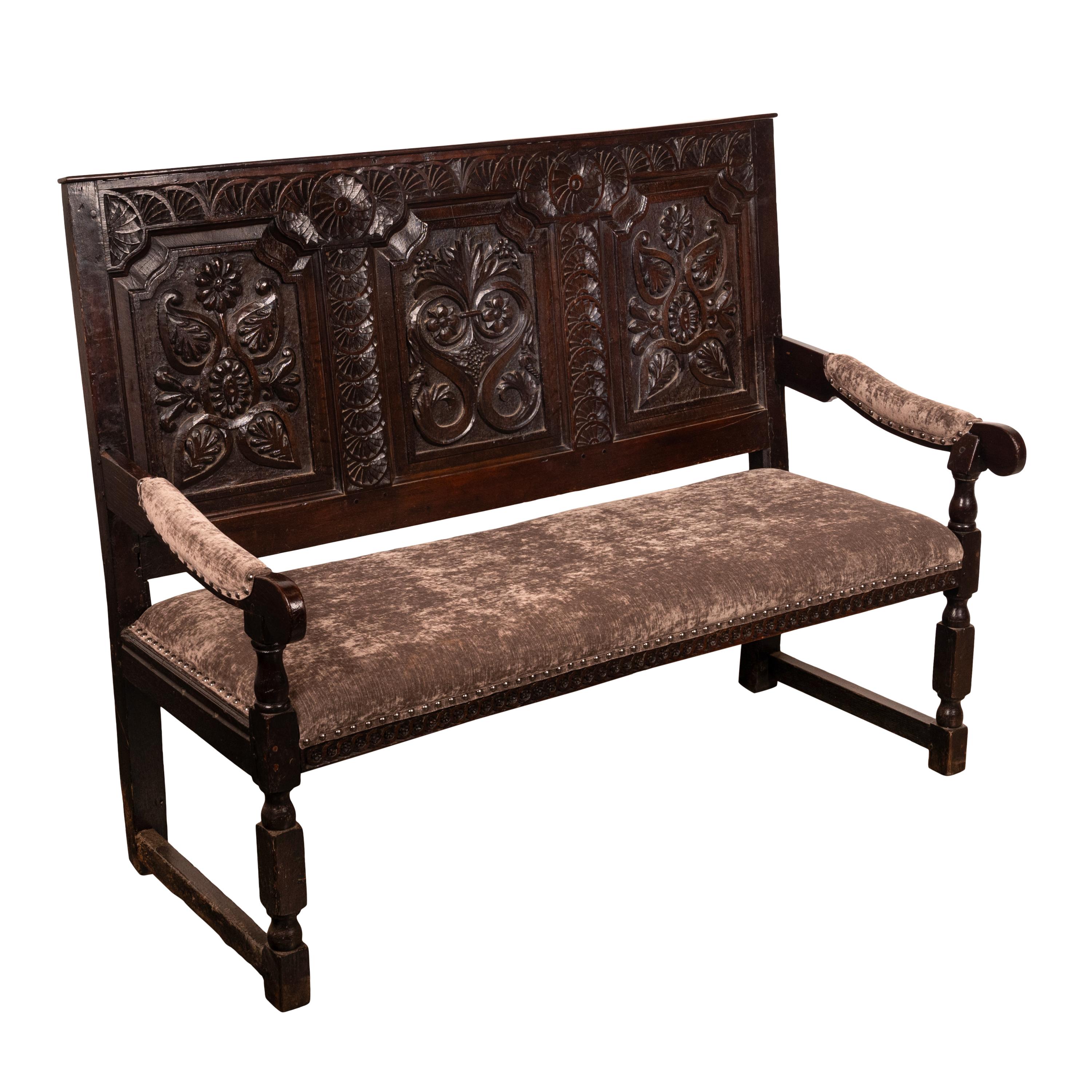 Late 17th Century Antique English 17th Century King Charles II Carved Oak Settle Sofa Bench 1680 For Sale
