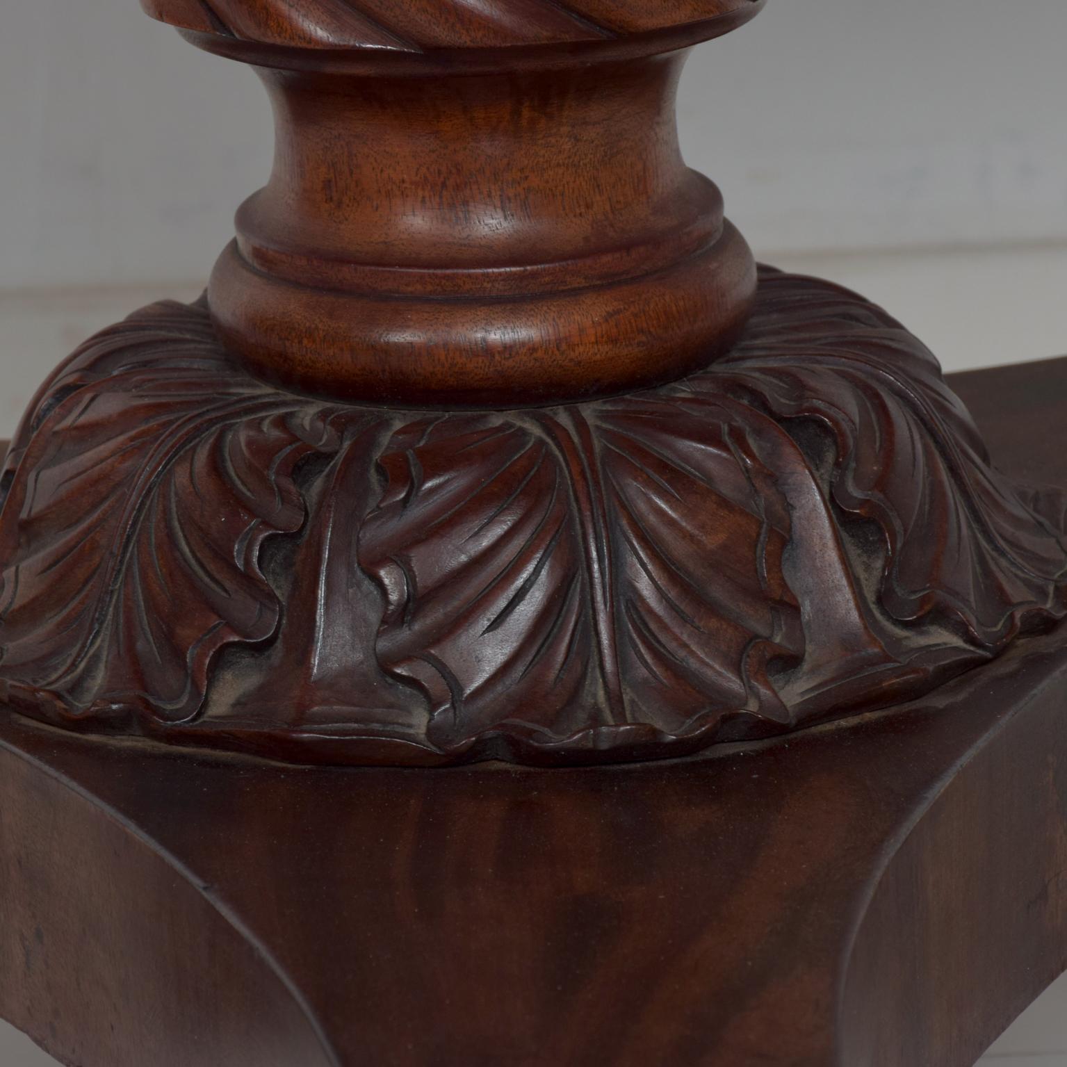 1850s Antique English Gateleg Breakfast Dining Table Carved Mahogany Claw Feet In Good Condition In Chula Vista, CA